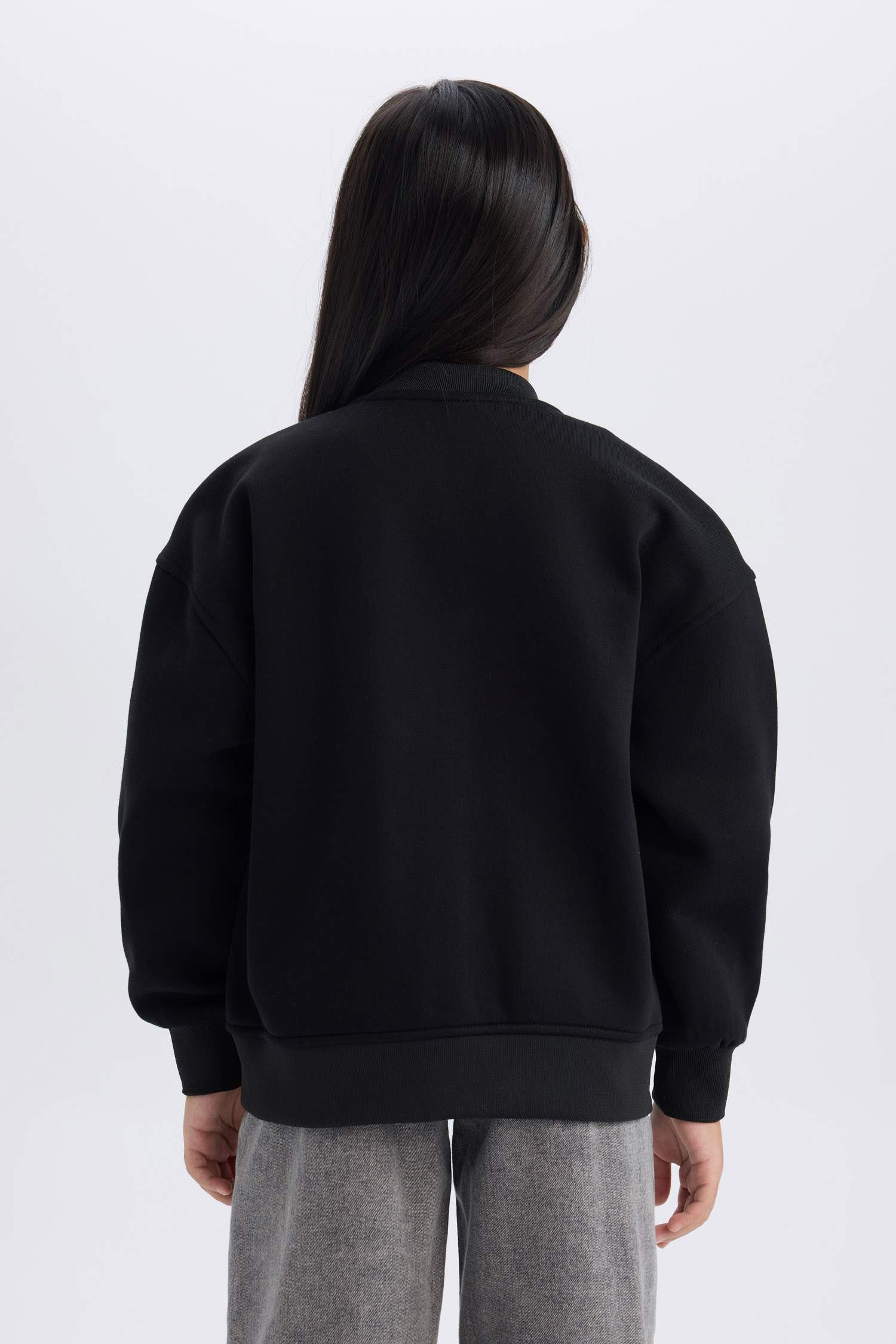 جاكيت بومبر بناتي بيزك اوفر سايز برقبة مستديرة ببطانة ناعمة