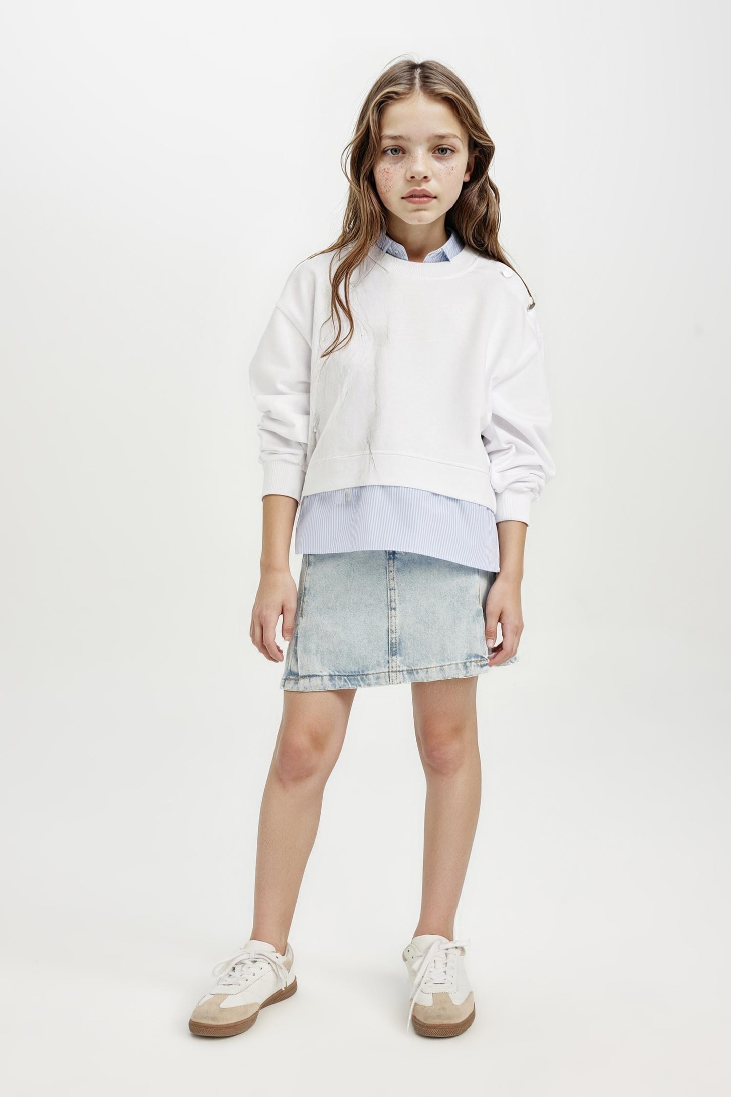 Kız Çocuk Relax Fit Bisiklet Yaka Etek Ucu Detaylı Sweatshirt