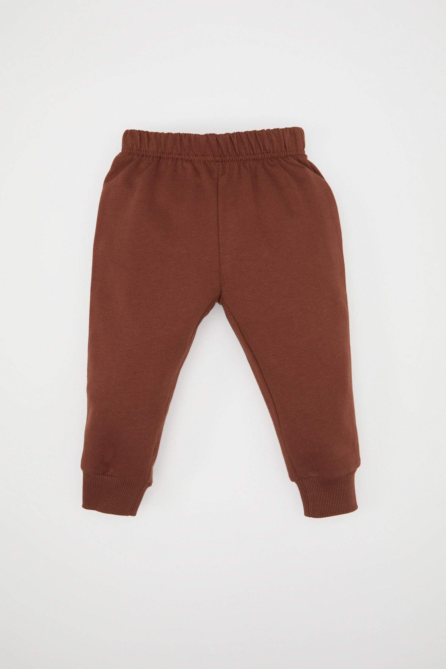 طقم بيبي اولادي بطبعة شعار بكابيشون - قطعتين