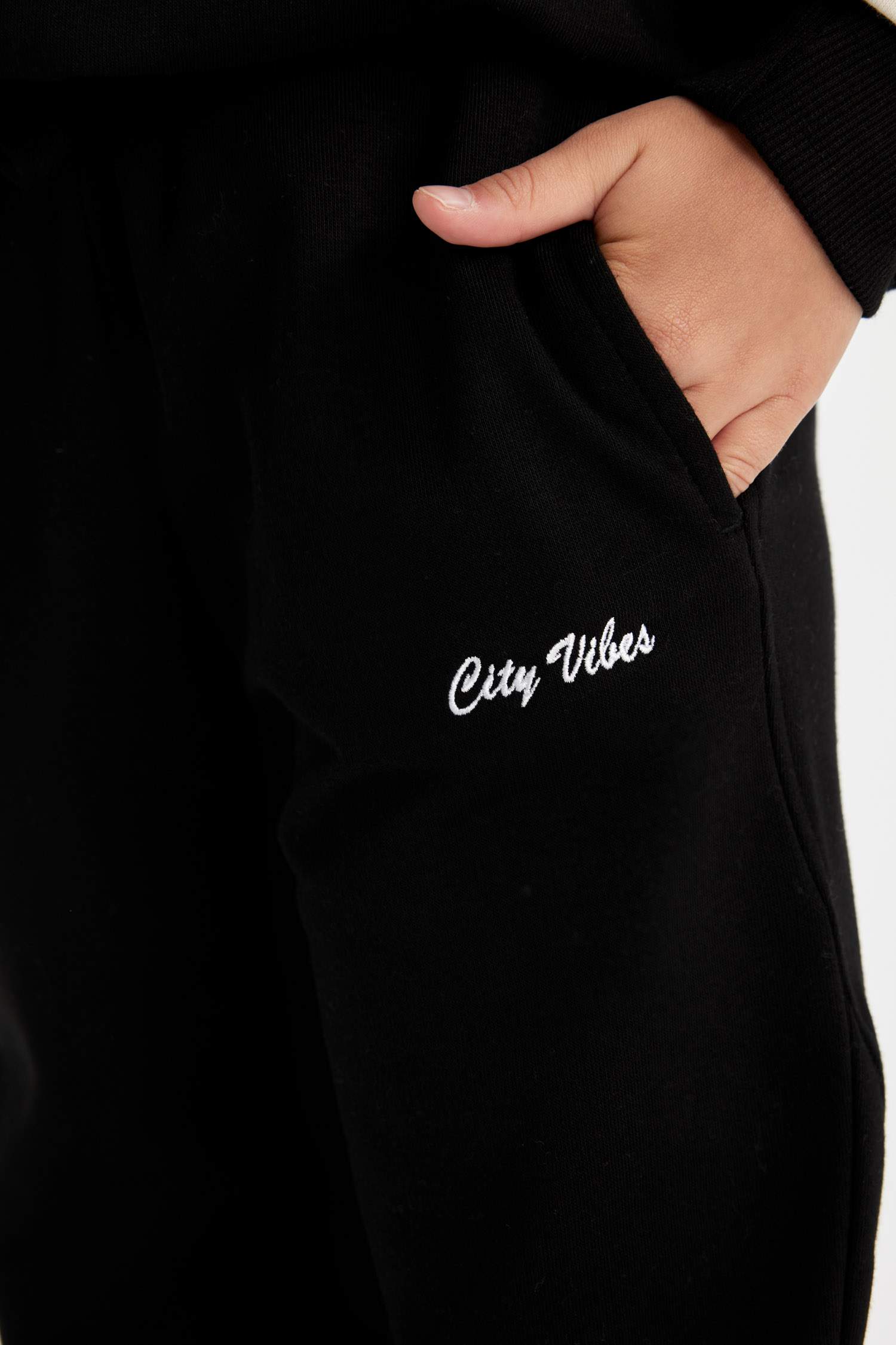 Kız Çocuk Baskılı Beli Paçası Lastikli Cepli Siyah Jogger Eşofman Altı