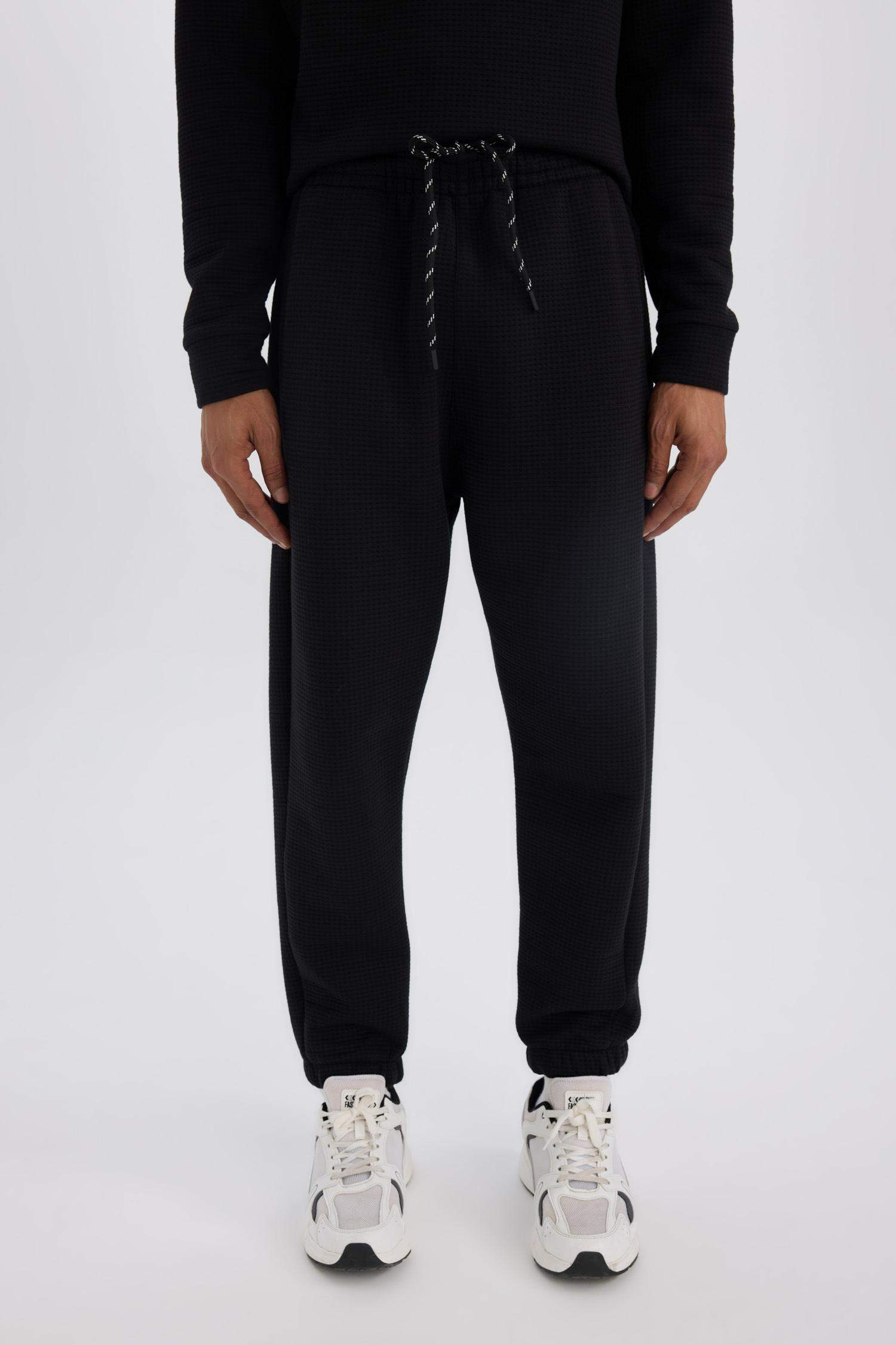 Sporcu Jogger Eşofman Altı Standart Fit Beli Paçası Lastikli Basic Düz Cepli