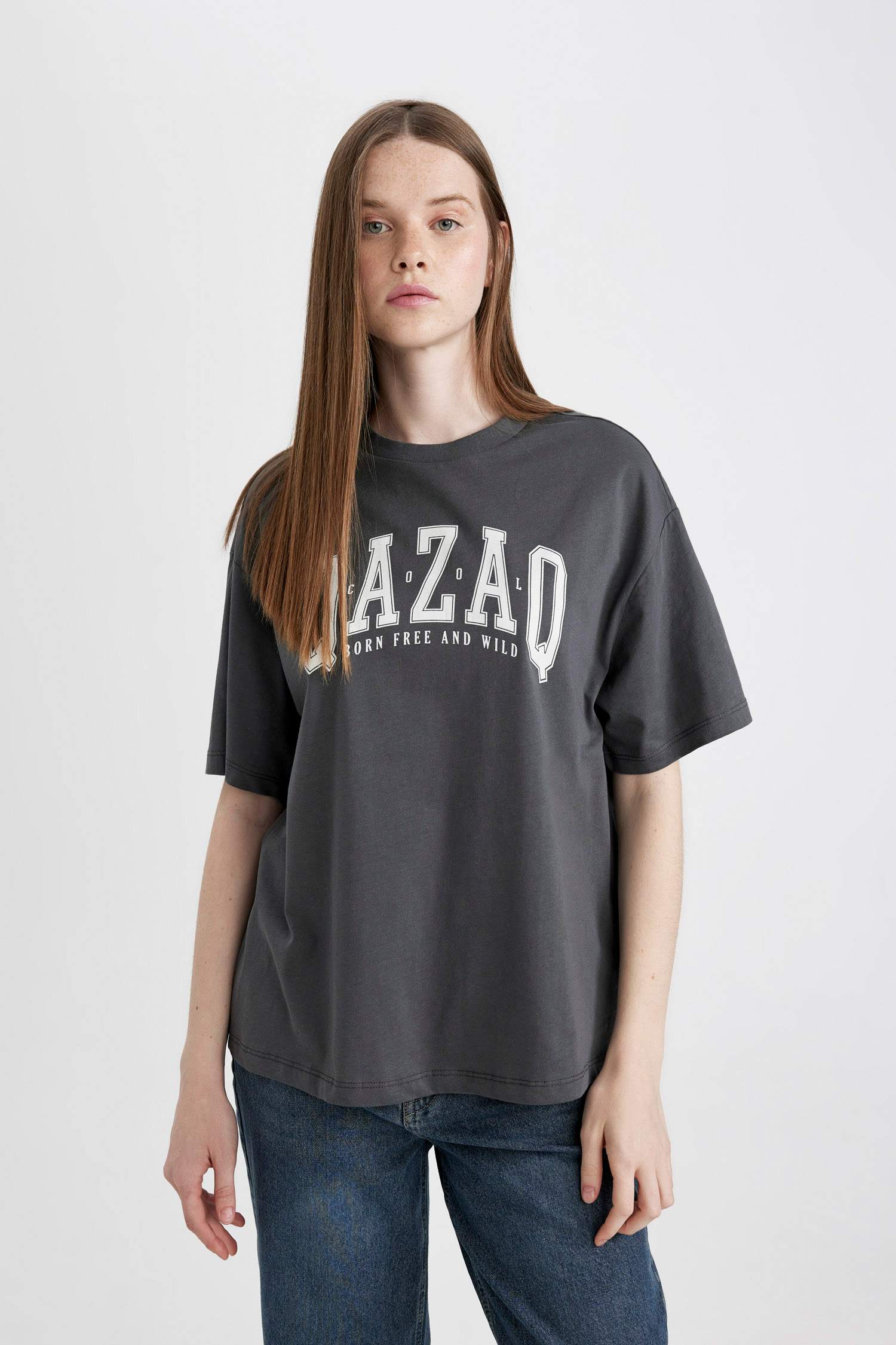 تيشيرت نص كم قصة فضفاضة برقبة مستديرة