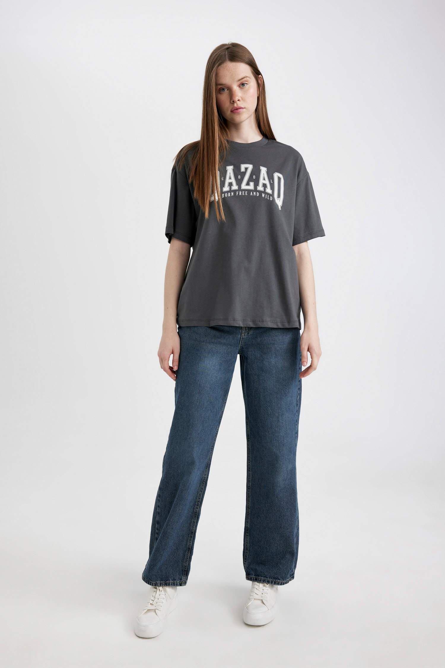 تيشيرت نص كم قصة فضفاضة برقبة مستديرة