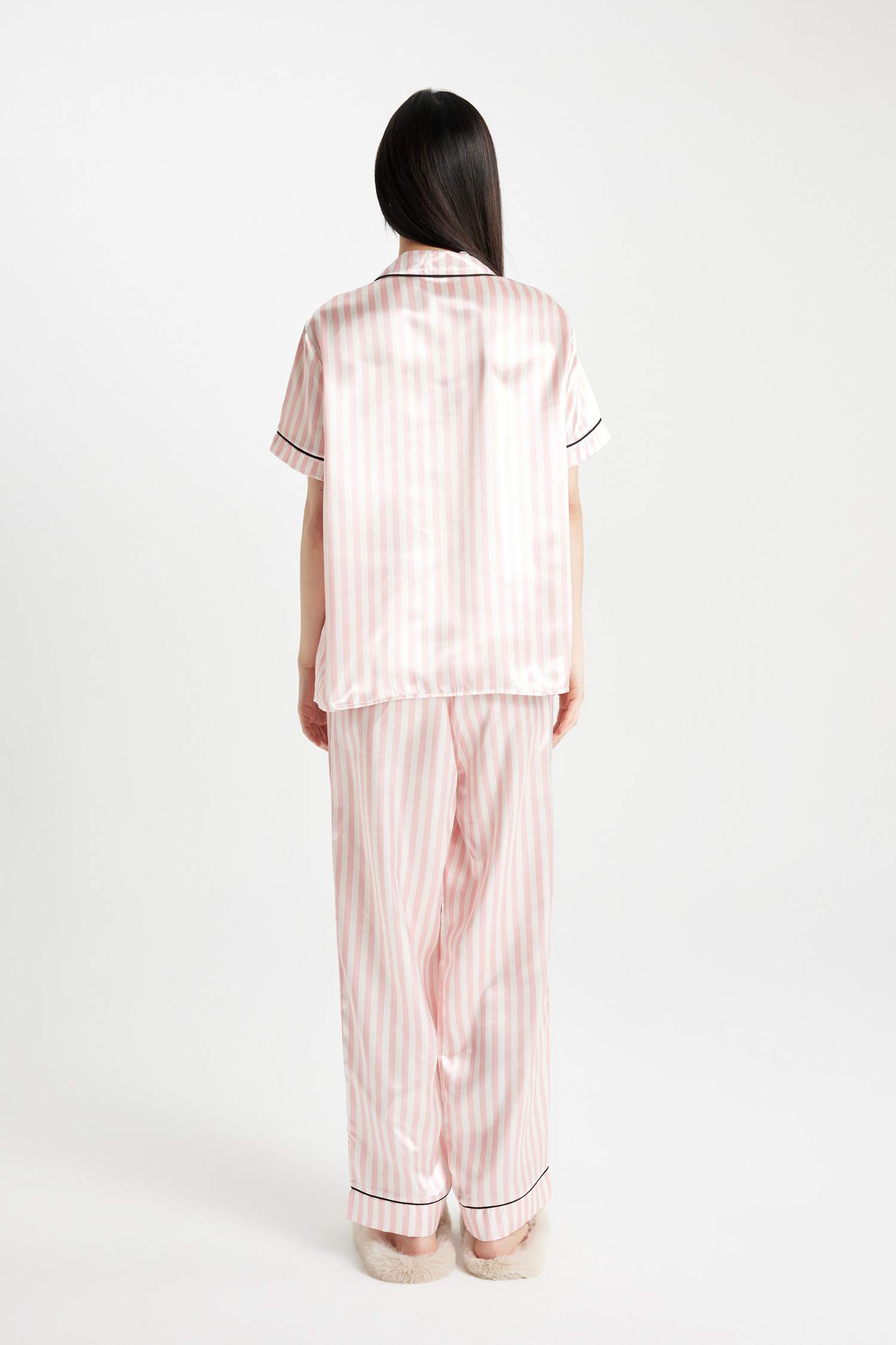 Pijama Takımı Saten Çizgili Kısa Kollu Üst Uzun Altı-Fall in Love