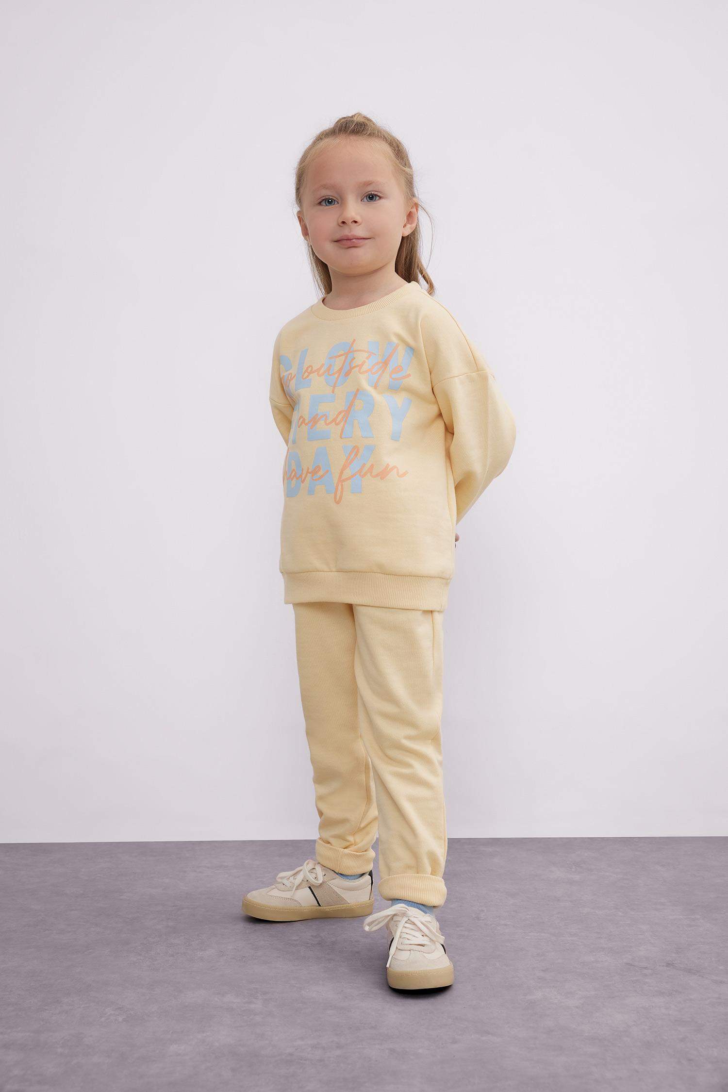 طقم بيبي بناتي بطبعة شعار خفيف قصة عادية - قطعتين