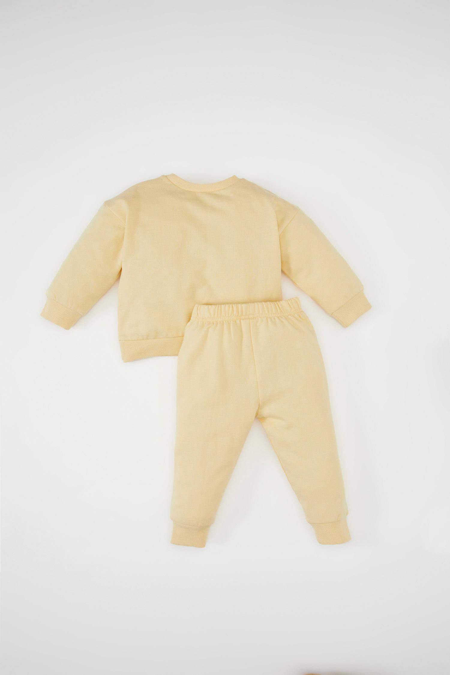 طقم بيبي بناتي بطبعة شعار خفيف قصة عادية - قطعتين