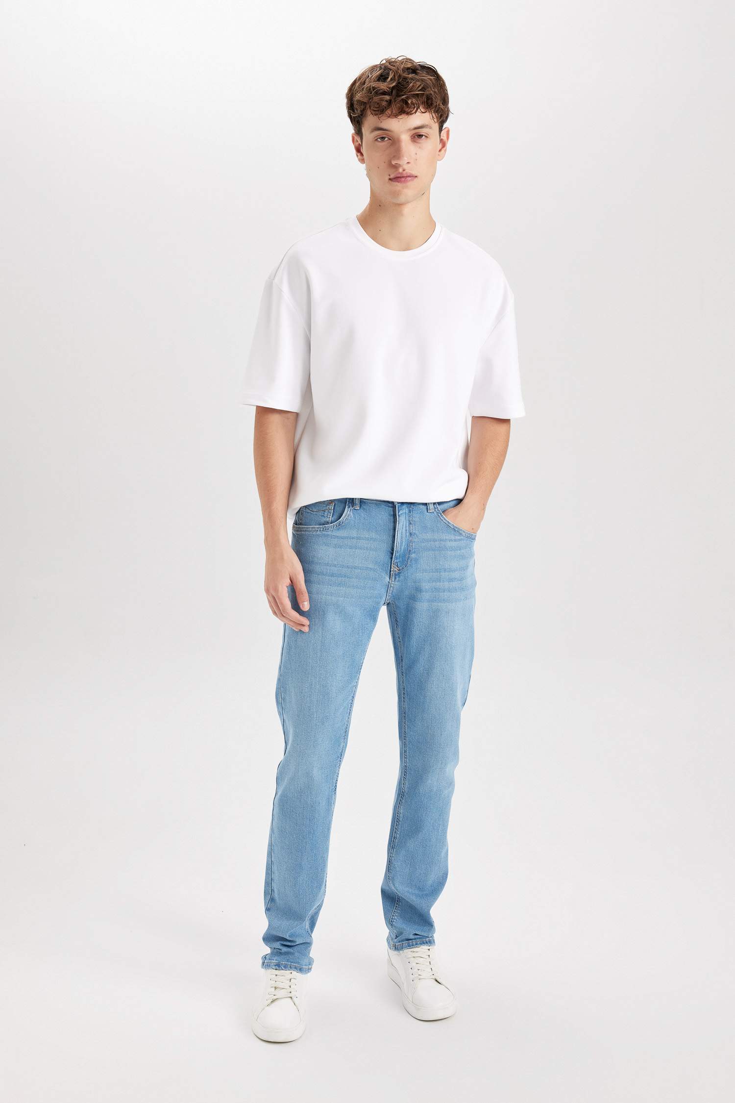 Pantalon Jean droit à taille normale