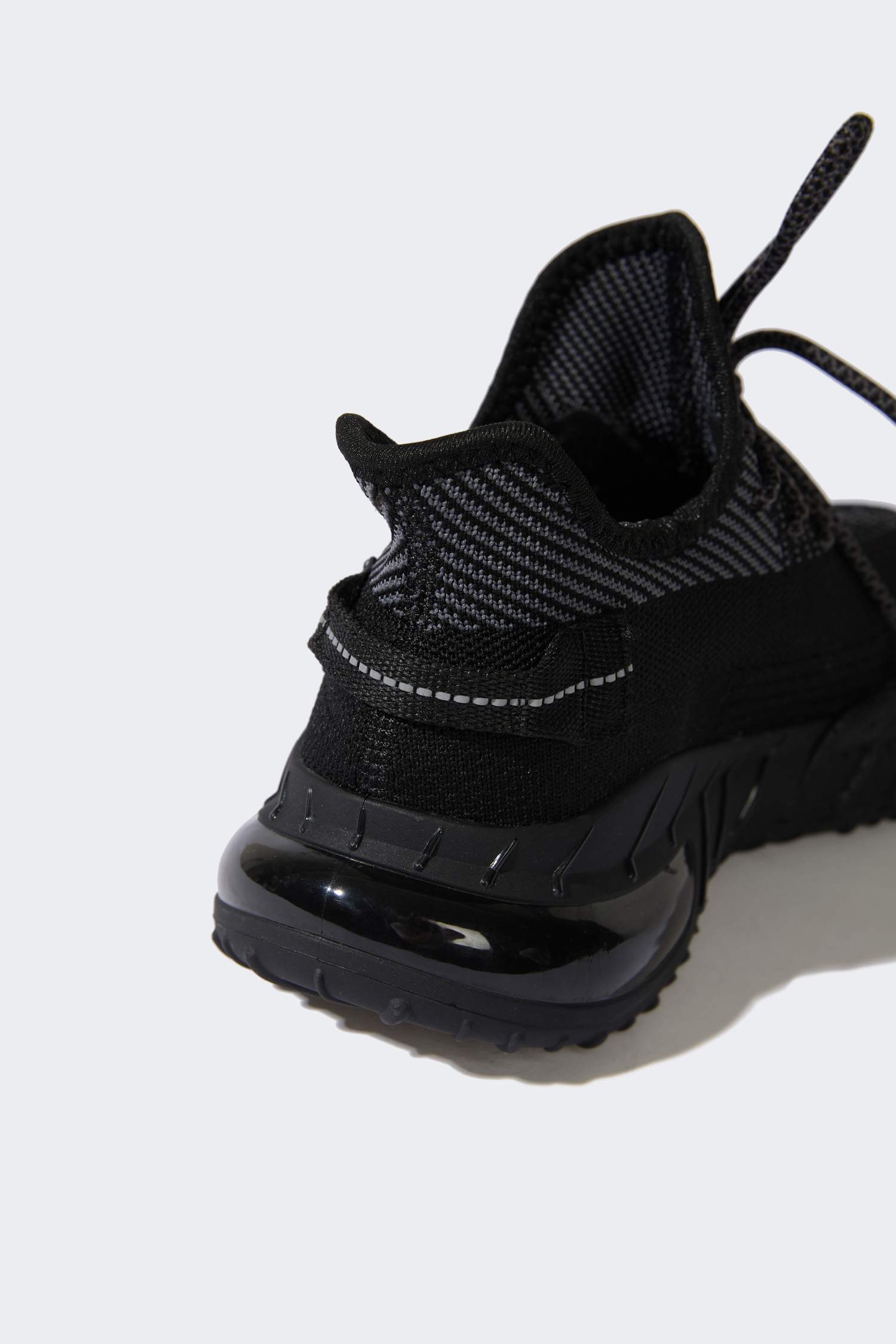 Baskets plates pour femme