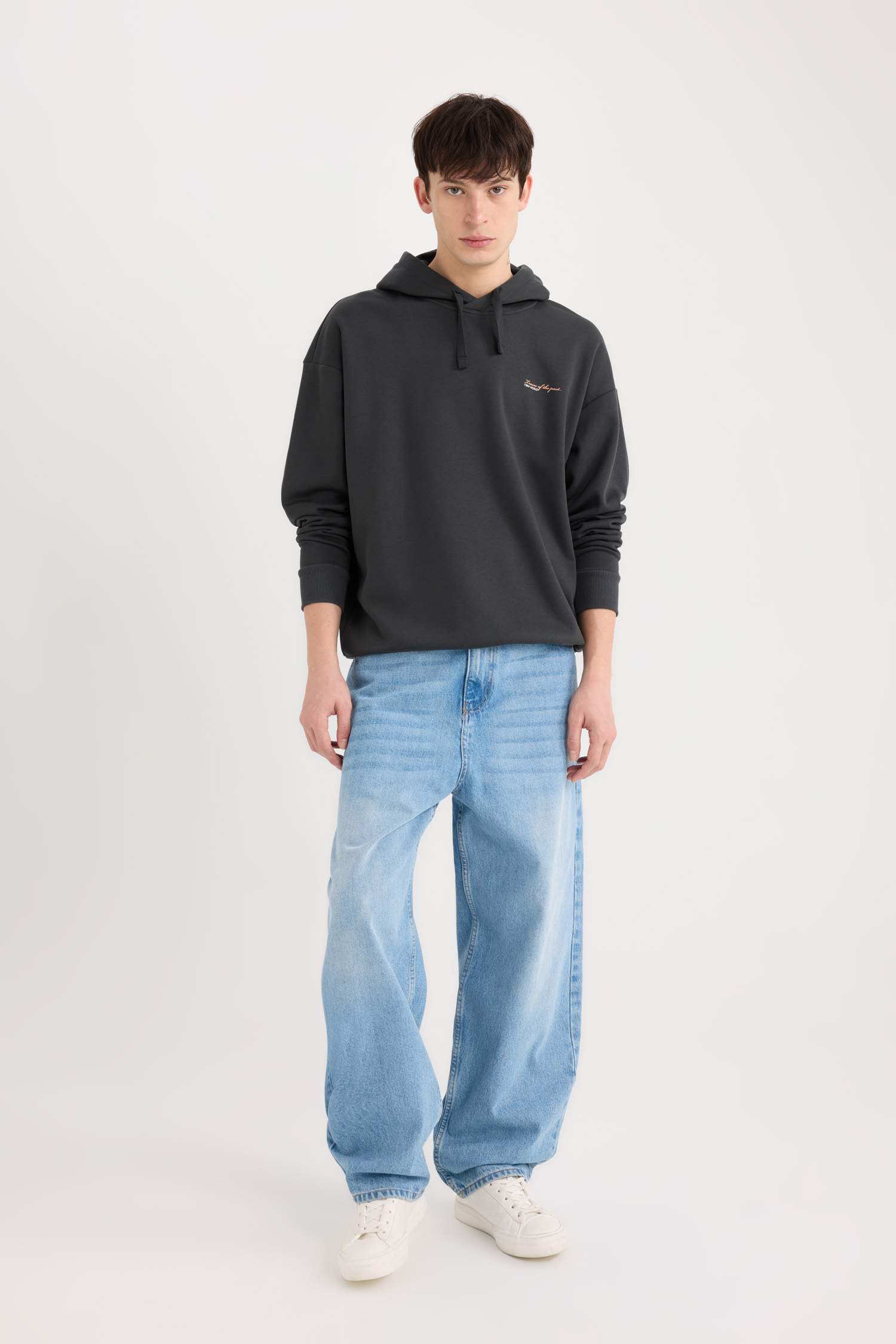 Boxy Fit Kapüşonlu Sırt Baskılı Sweatshirt