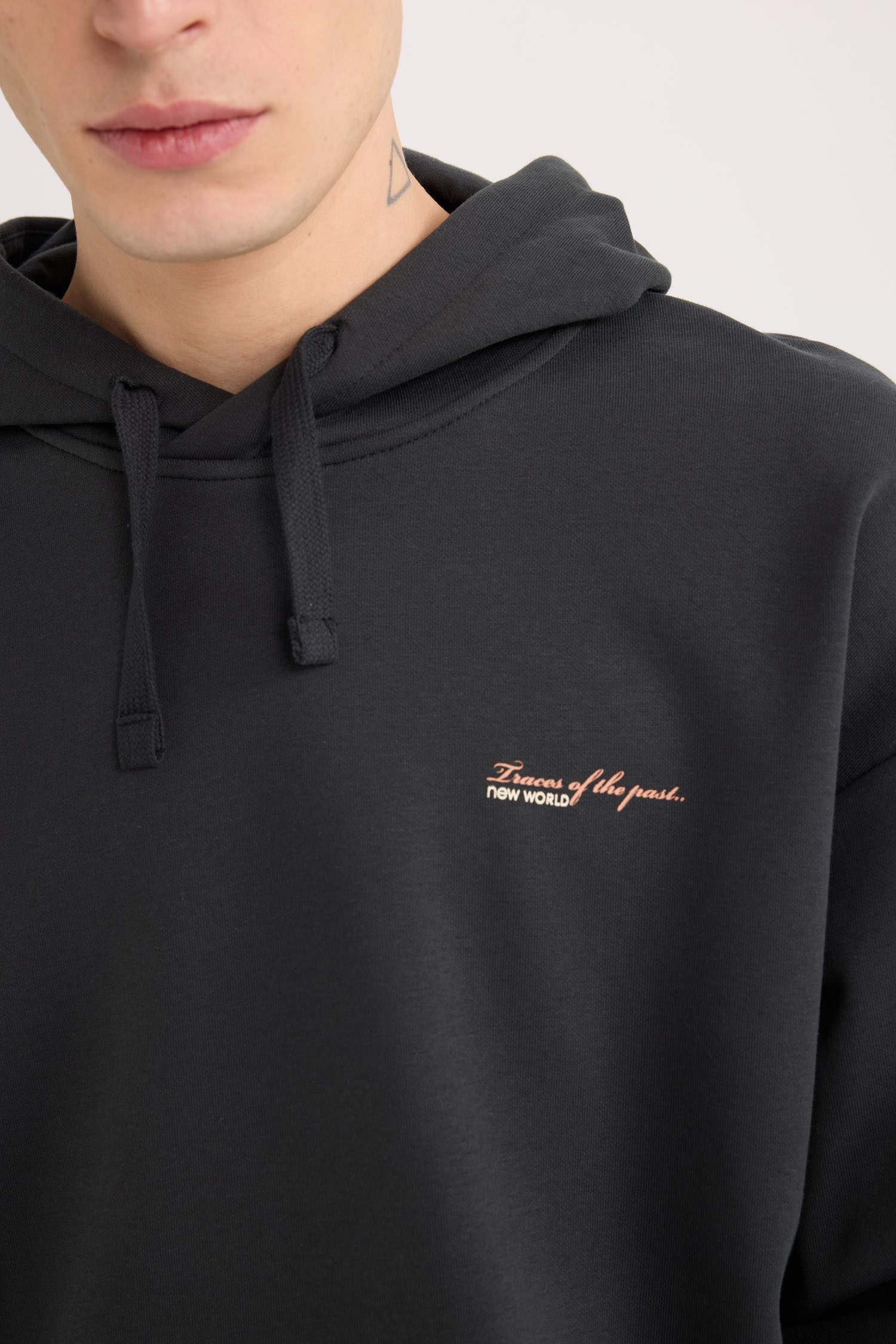 Boxy Fit Kapüşonlu Sırt Baskılı Sweatshirt