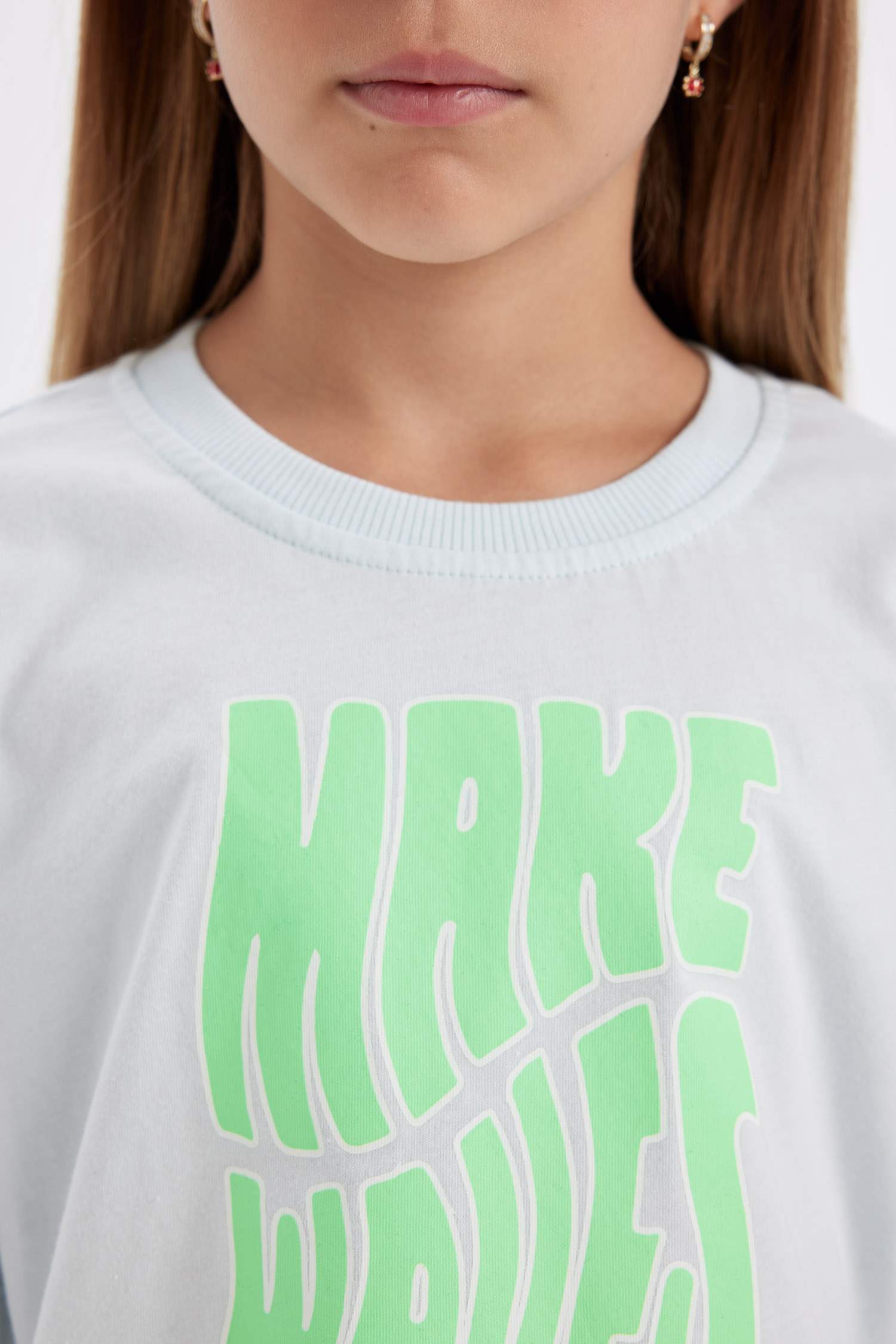 تيشيرت كروب بناتي نص ردن بياخة مستديرة