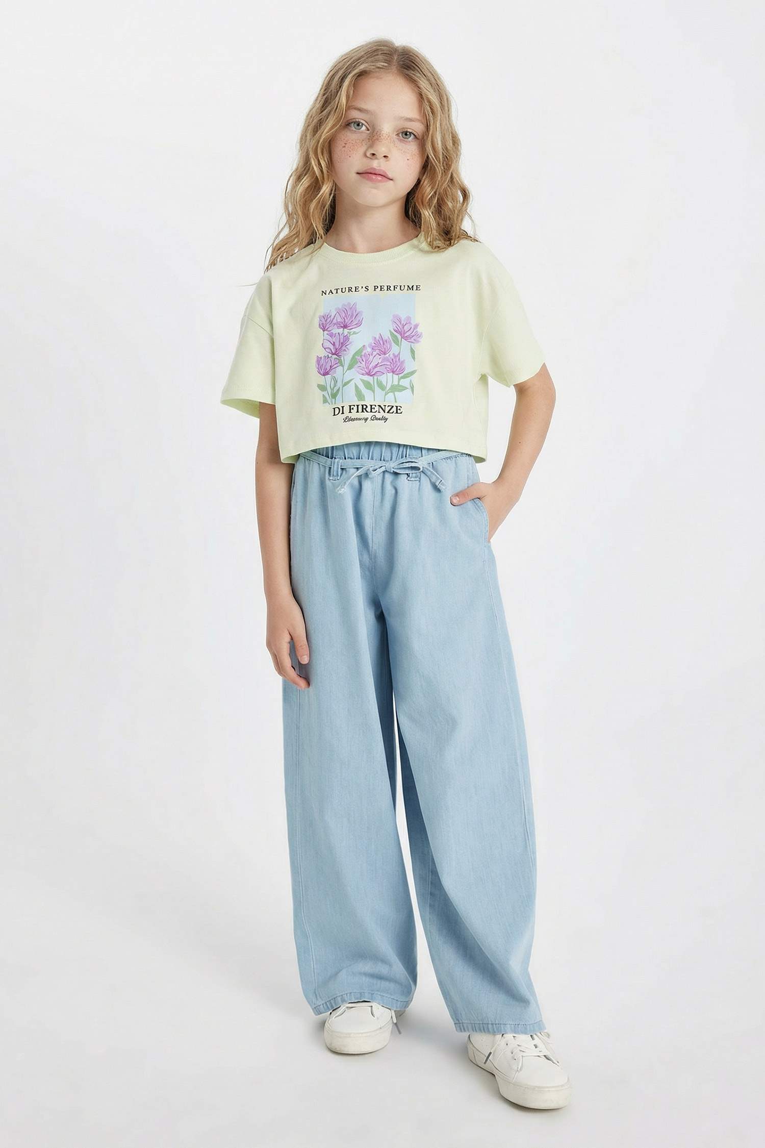 تيشيرت كروب بناتي مطبوع بياخة مستديرة