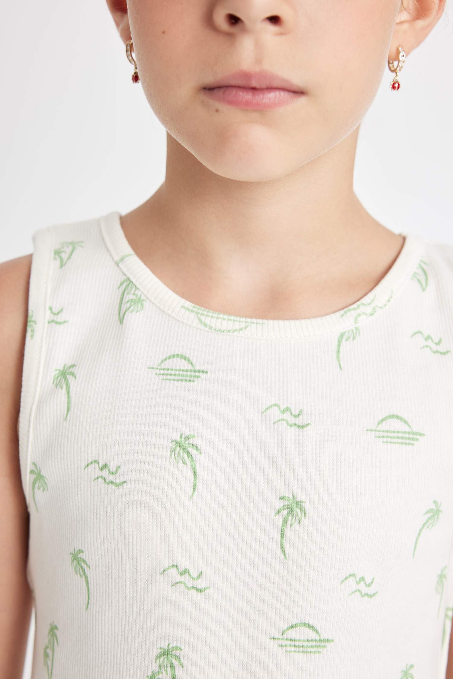 Girl Crew Neck Hawaiian Printed Crop Top