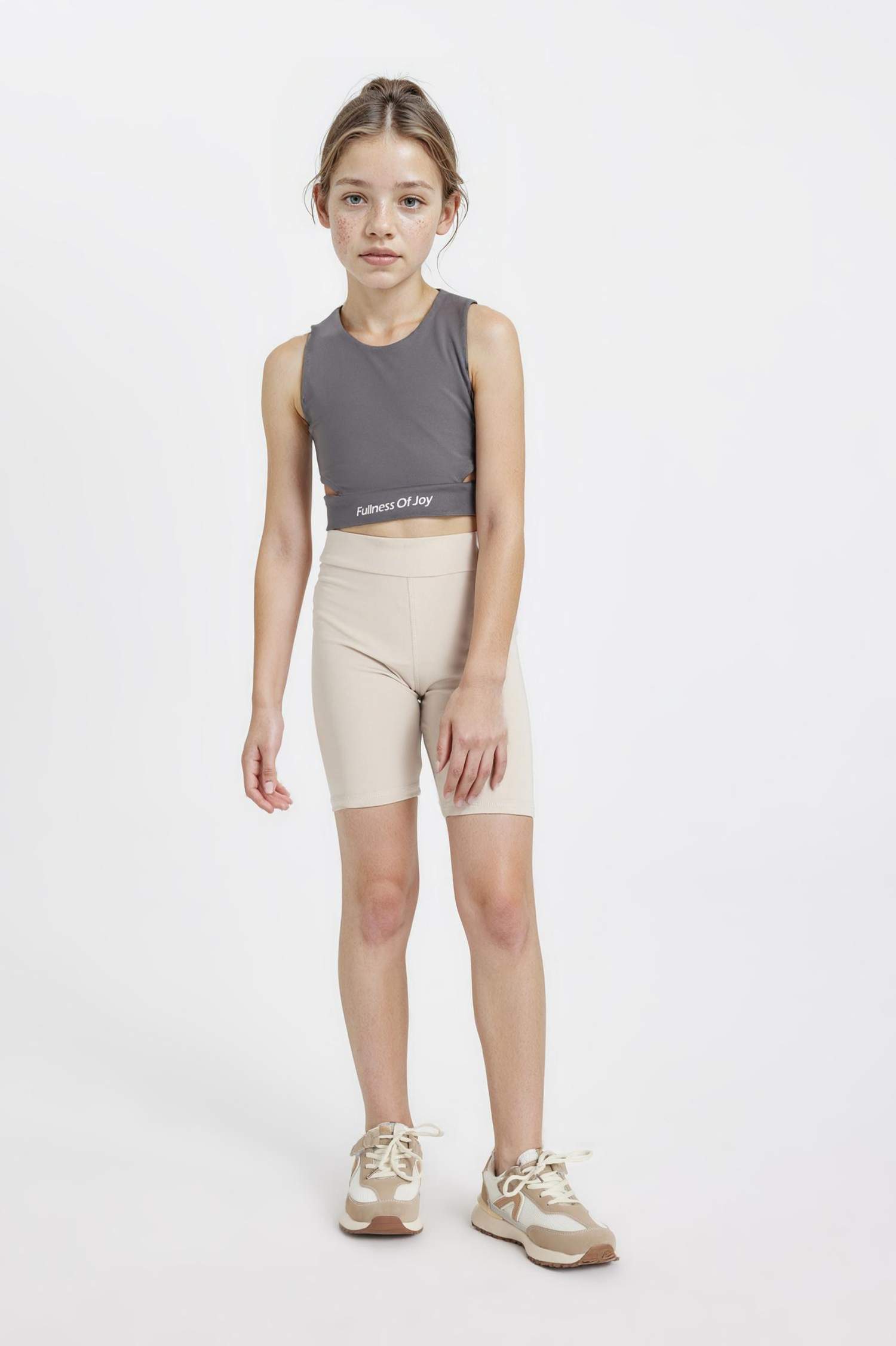 كروب توب بناتي رياضي بدون ردن بياخة مستديرة