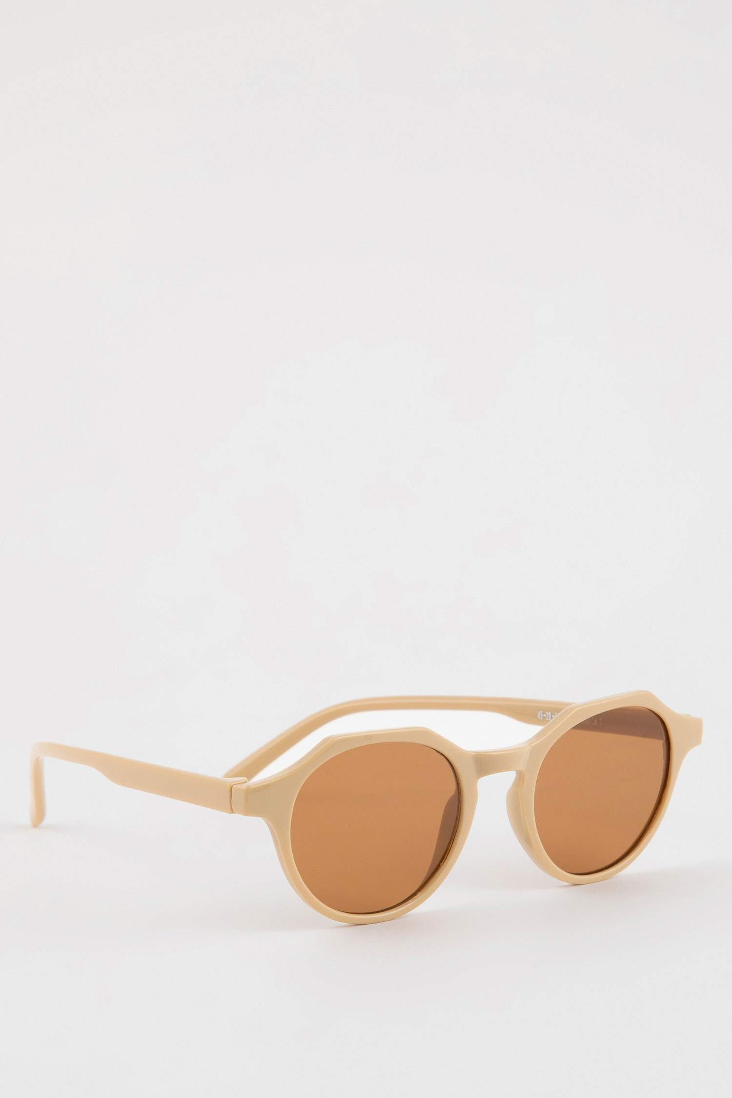 Man Round Sunglasses
