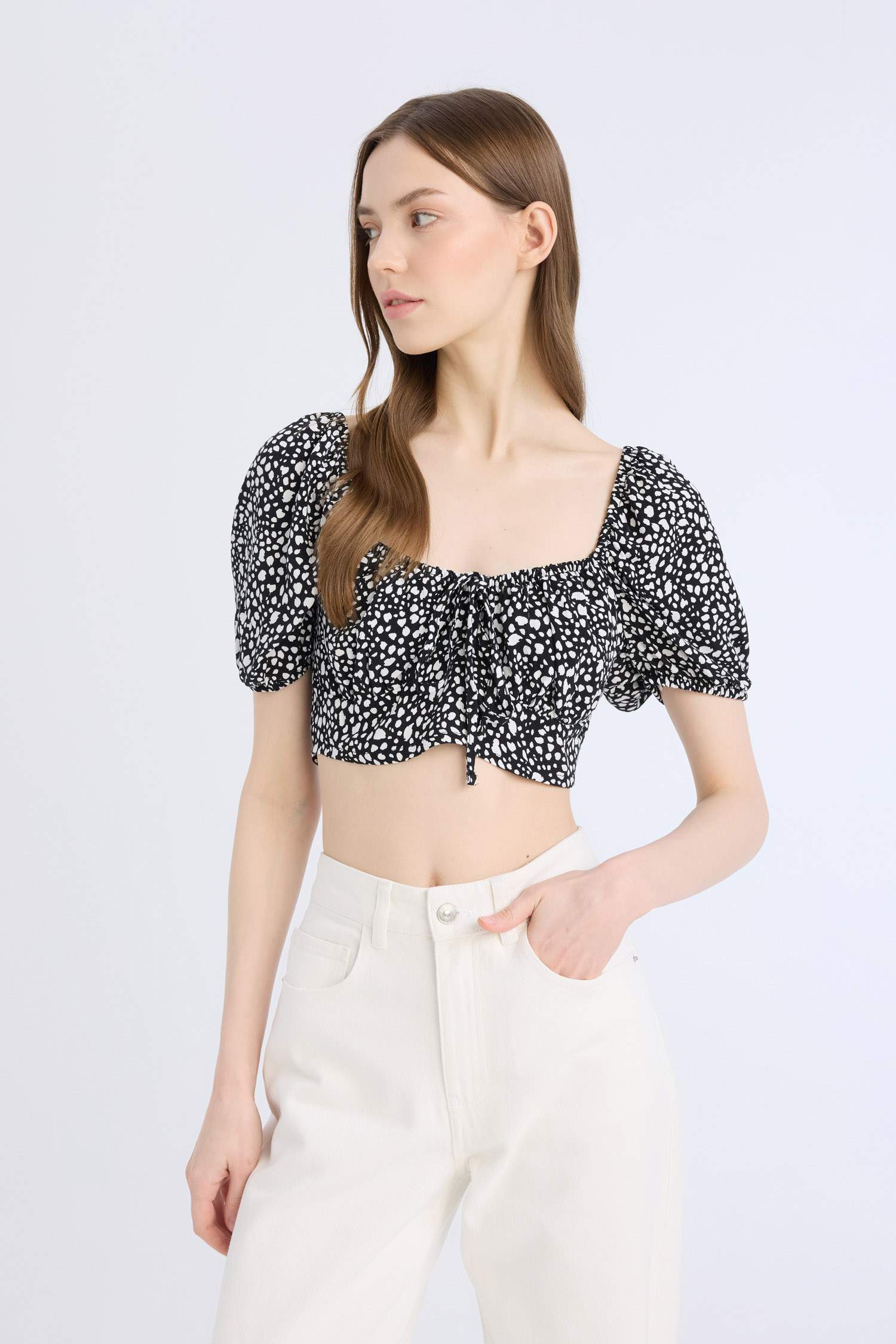 Slim Fit Round Collar Printed Short Sleeve Blouse
