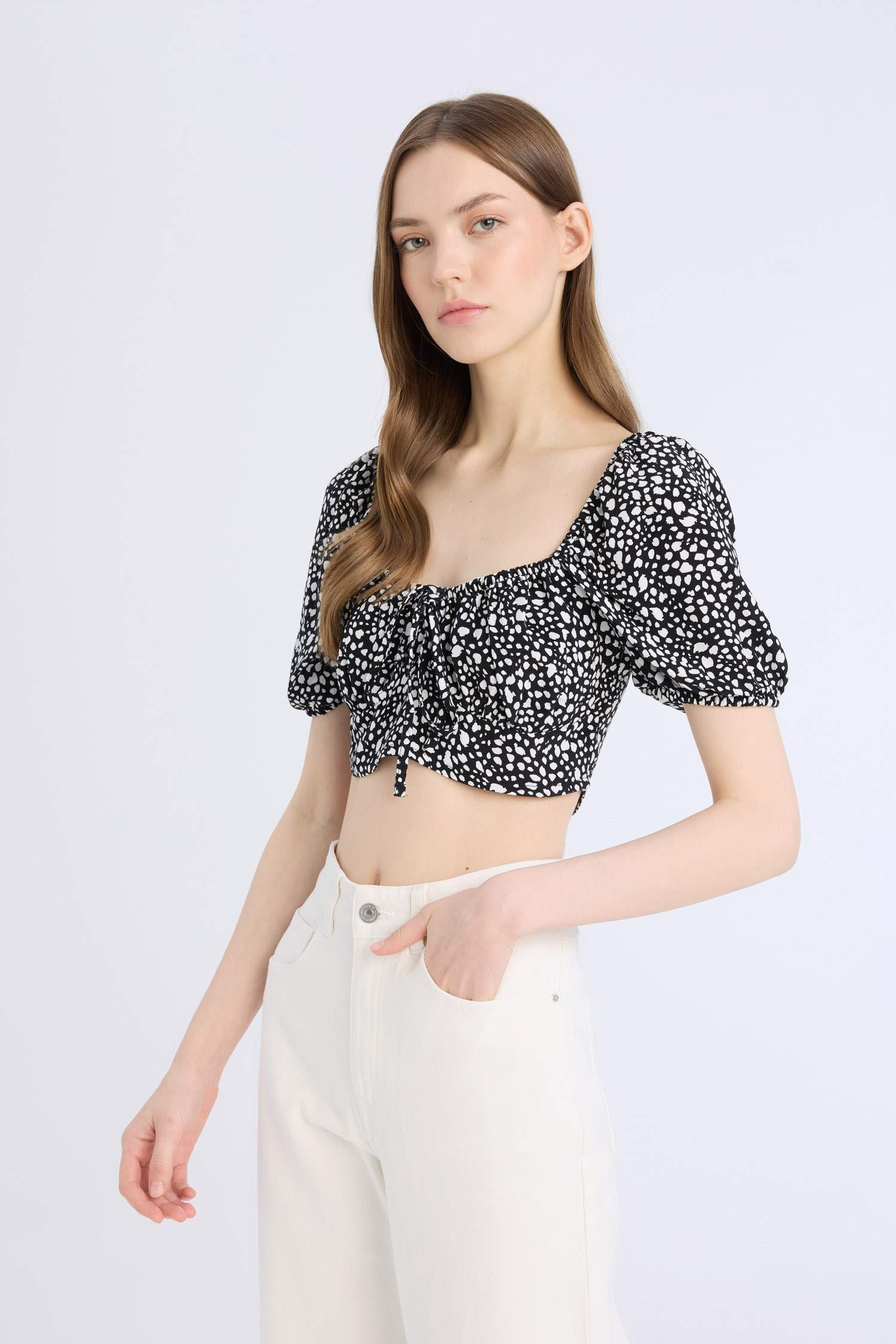 Slim Fit Round Collar Printed Short Sleeve Blouse