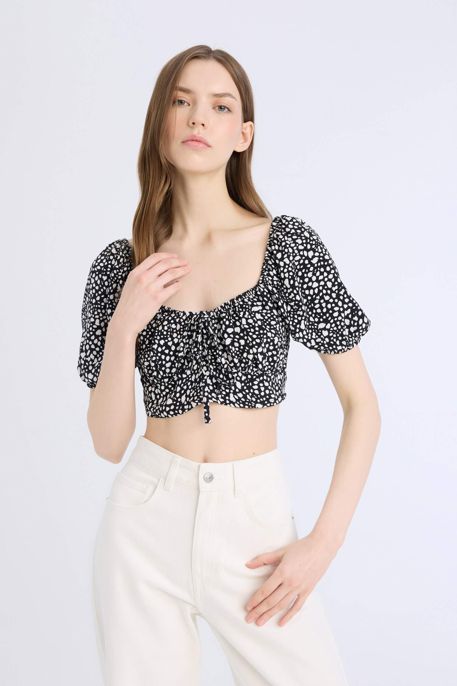 Slim Fit Round Collar Printed Short Sleeve Blouse