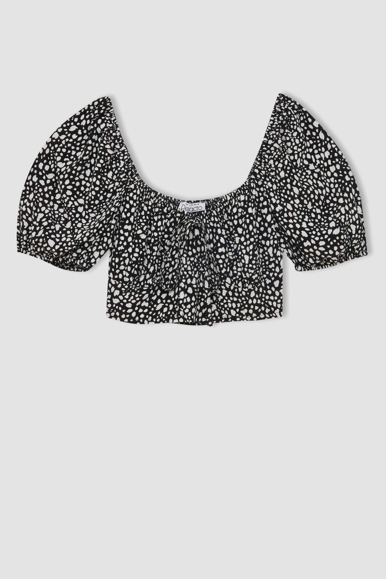 Slim Fit Round Collar Printed Short Sleeve Blouse