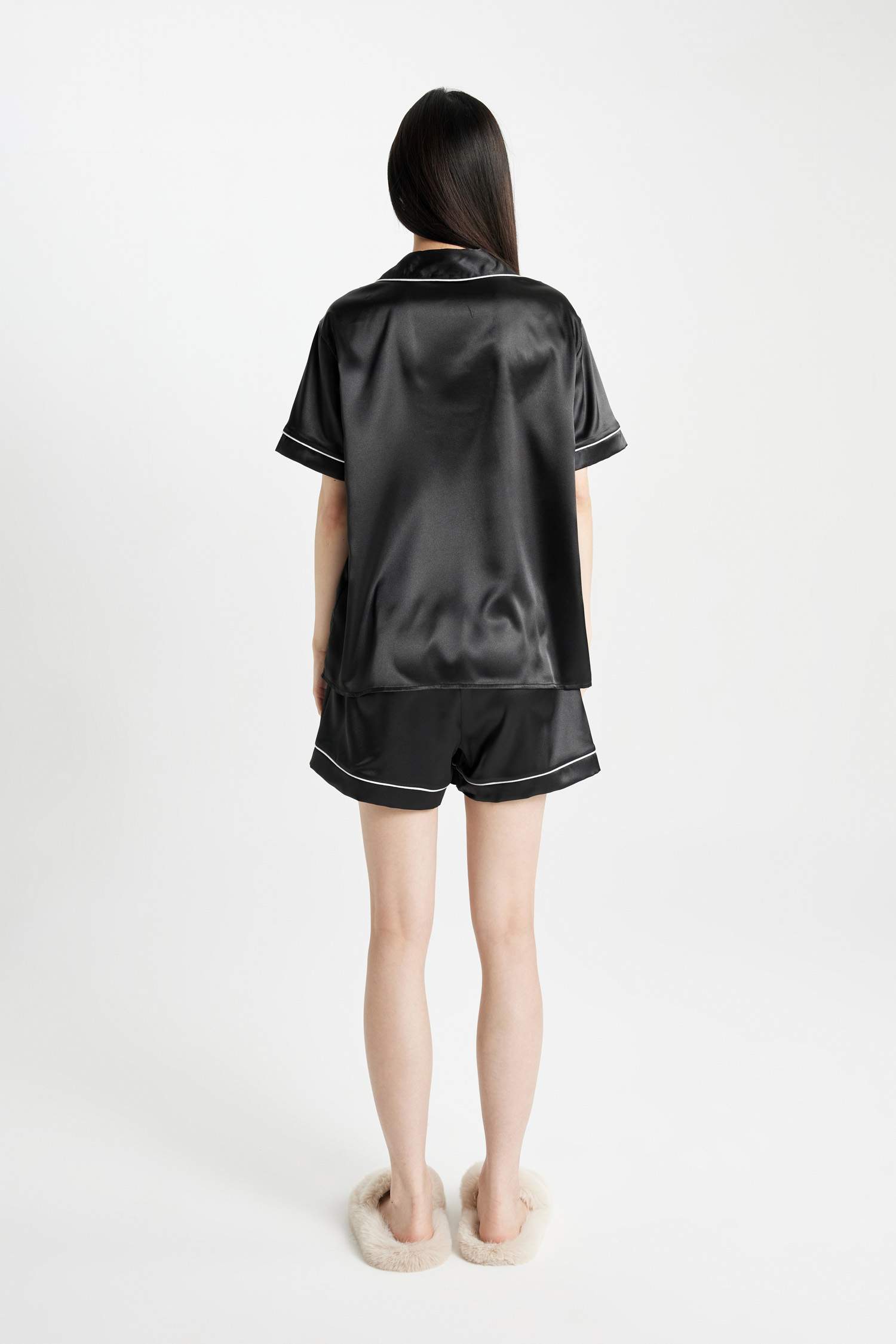 سيت بجامة ستان قصة عادية نص ردن - قطعتين