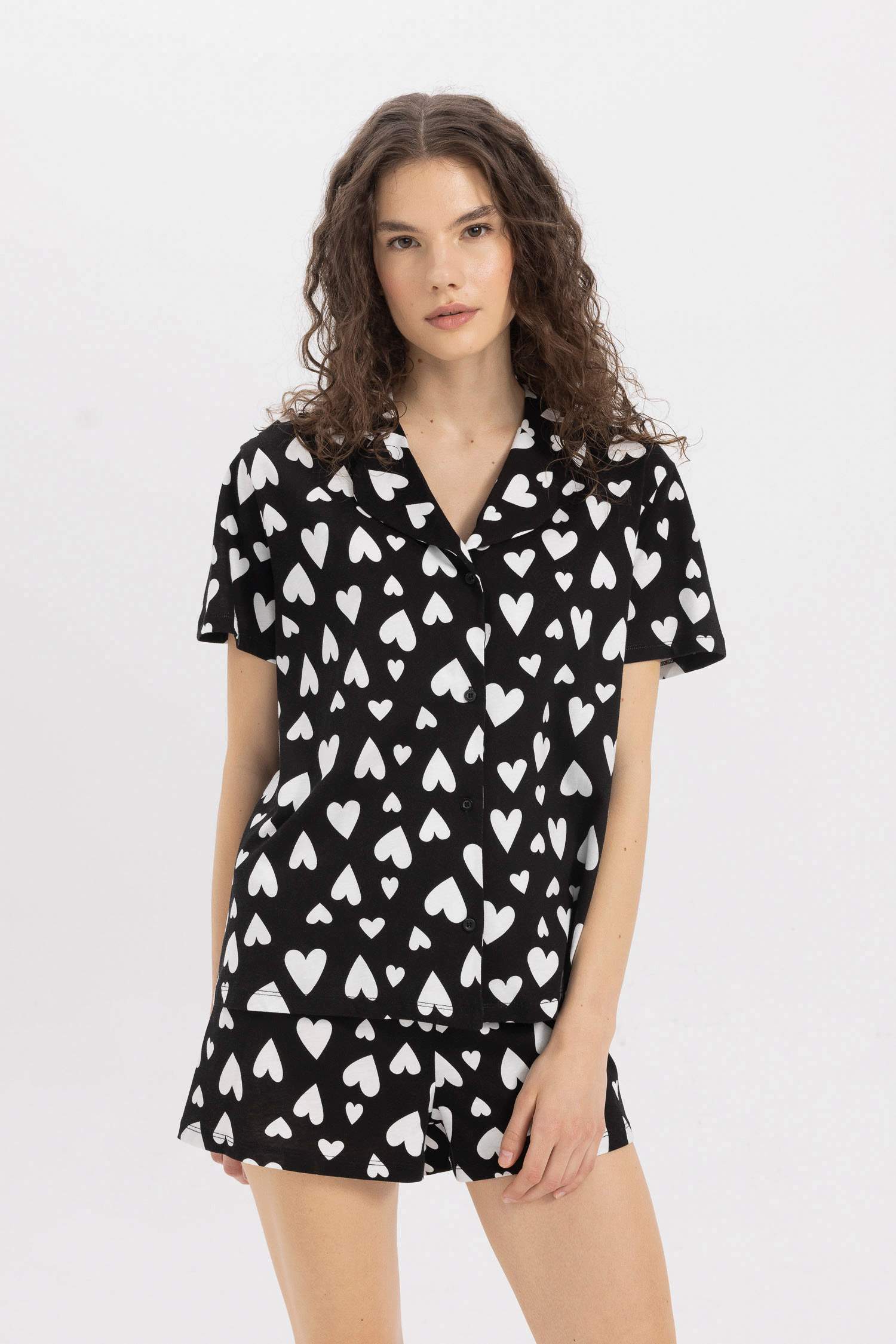 Pijama Takım Kalp Desenli Kısa Kollu Şort Beli Lastikli Altı-Fall in Love