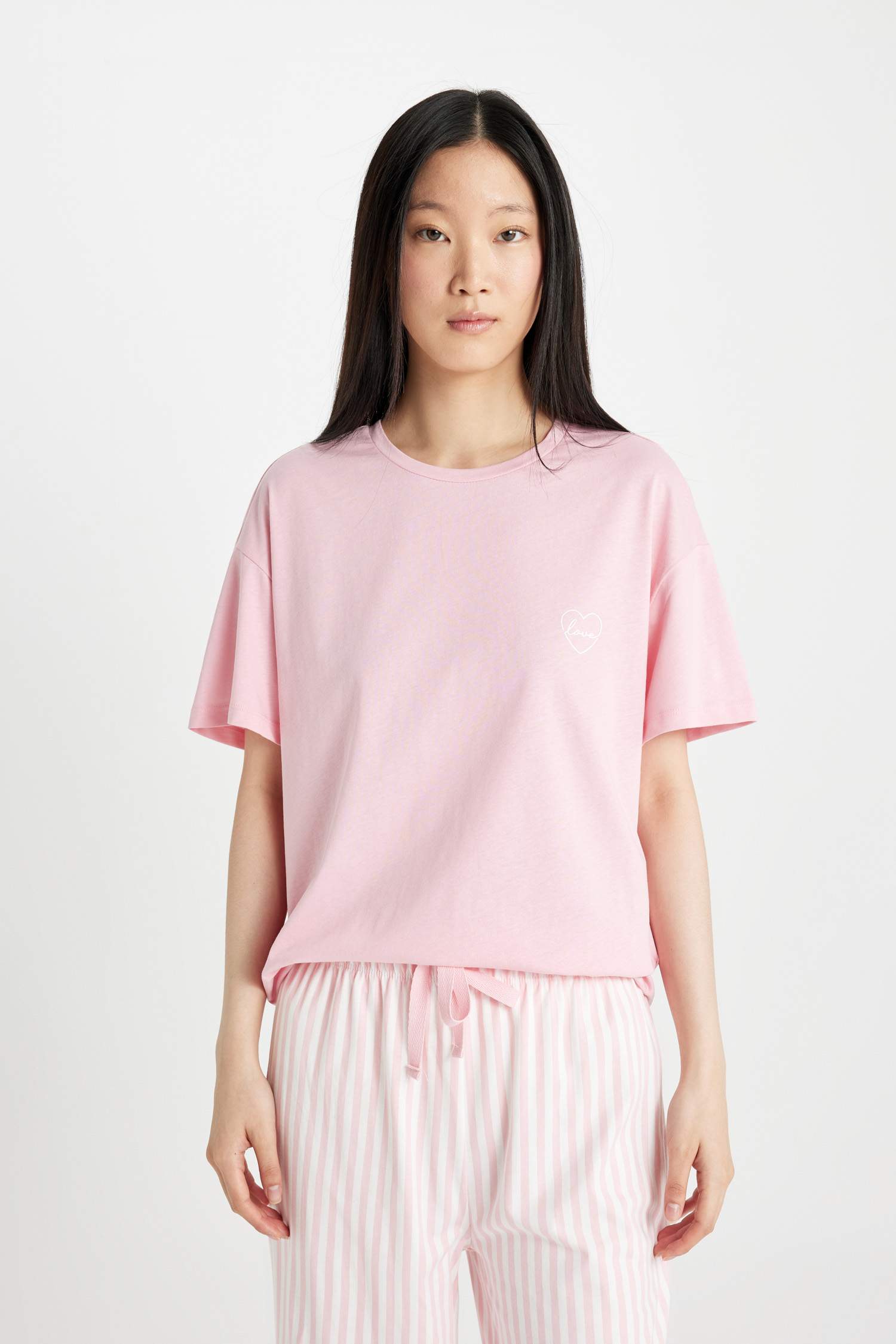 طقم بيجاما قصة عادية من Fall in Love - قطعتين