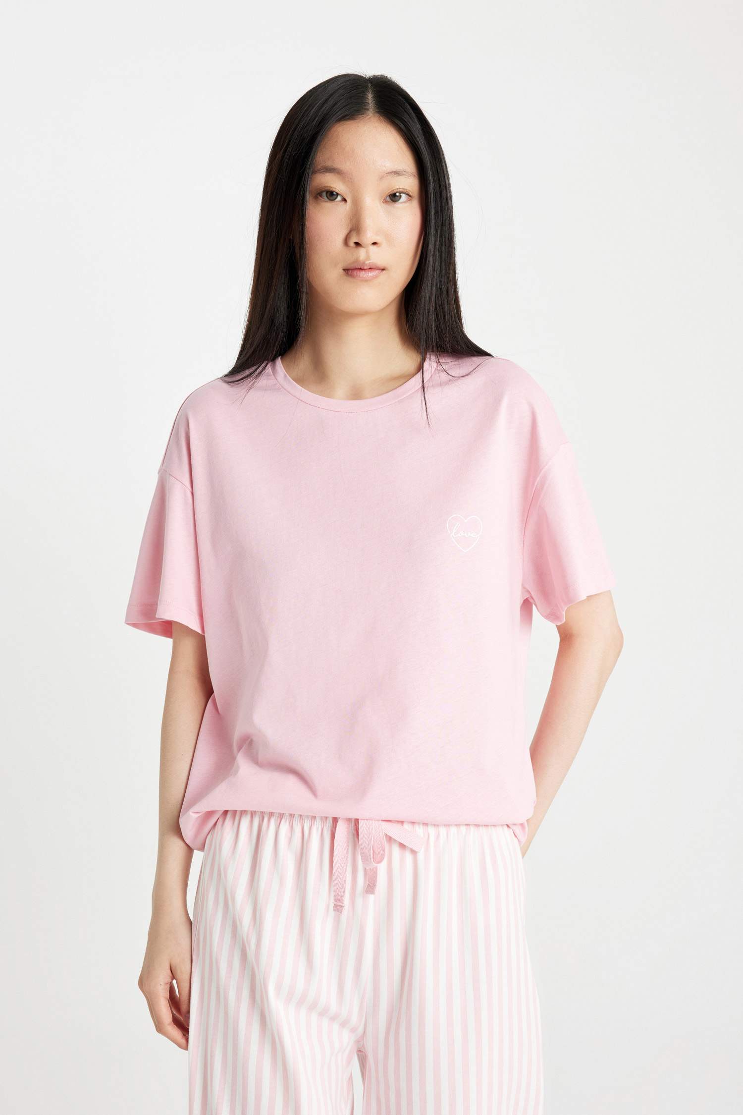 طقم بيجاما قصة عادية من Fall in Love - قطعتين