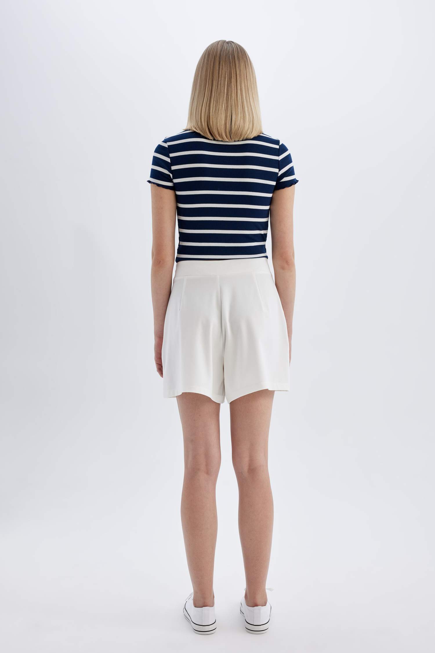 Short coupe régulière Taille Haute