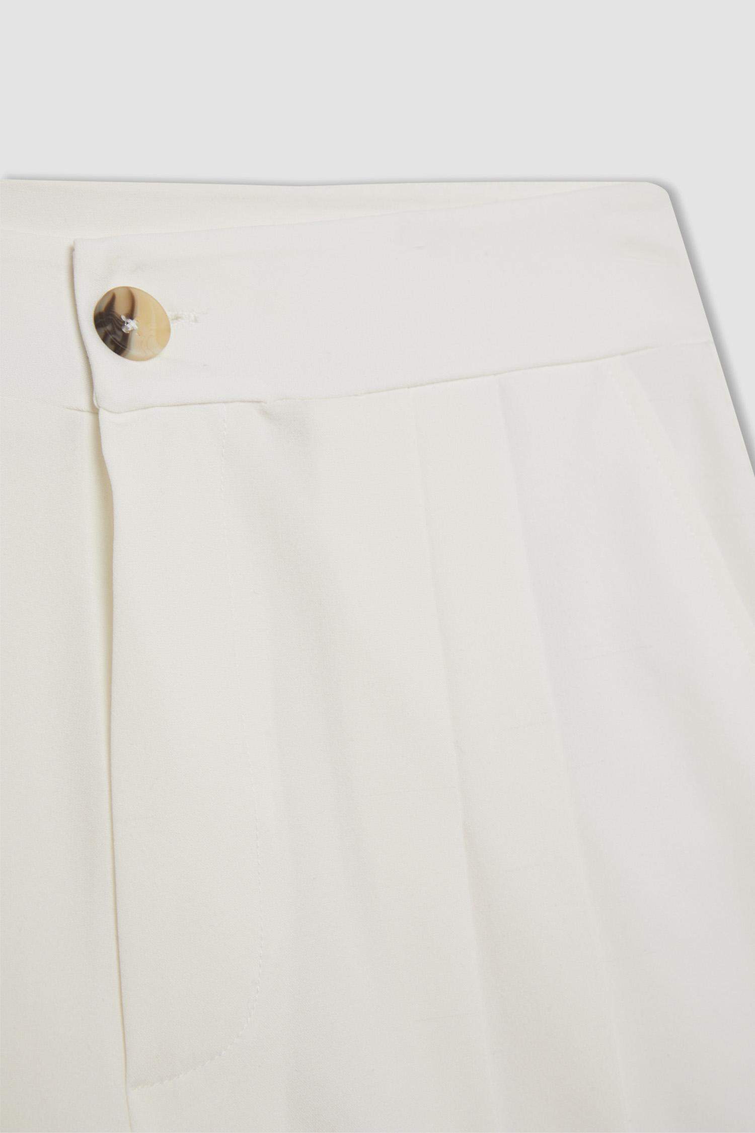 Short coupe régulière Taille Haute