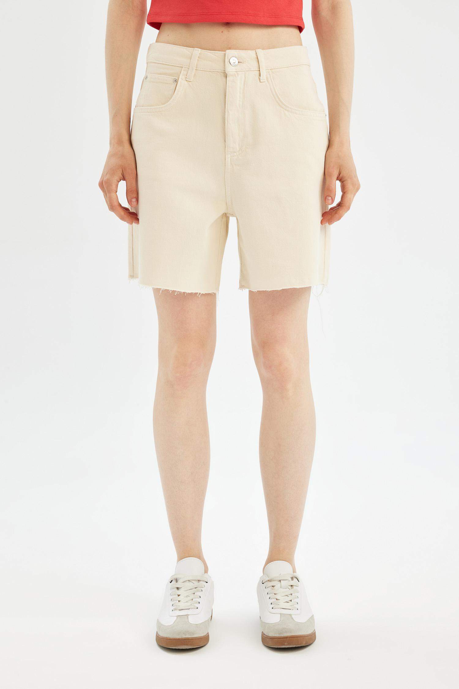 Regular Fit Gabardine Normal Waist Short Leg Shorts
