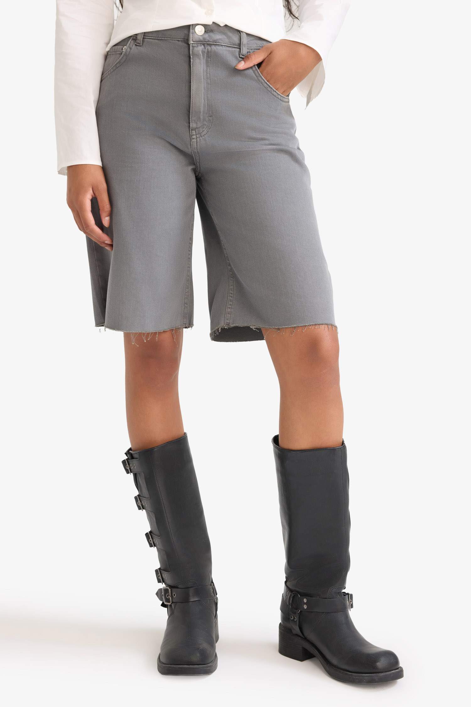 Gabardine Normal Waist Short Leg Bermuda