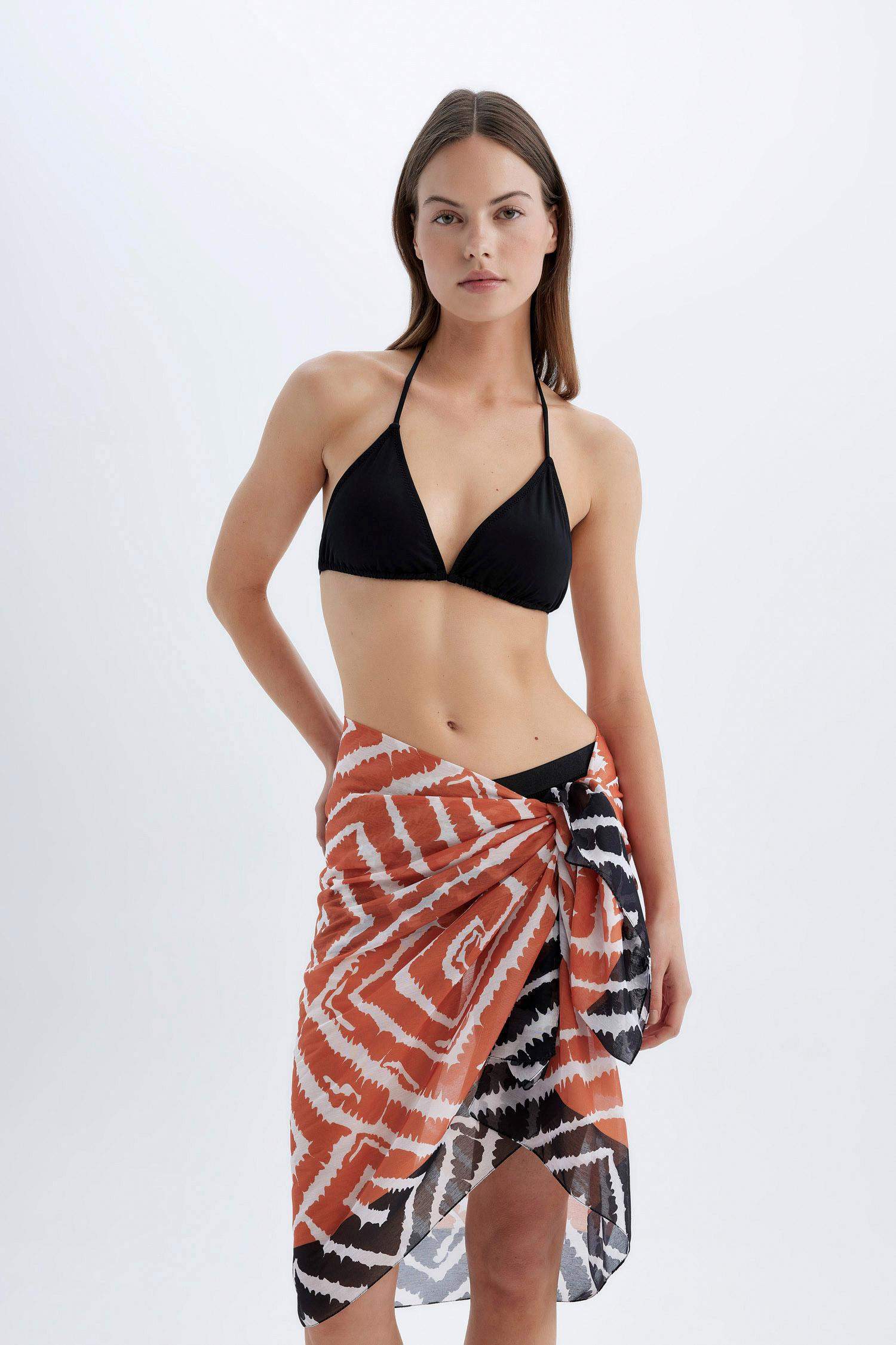 لبس بحر قصة عادية من Fall In Love