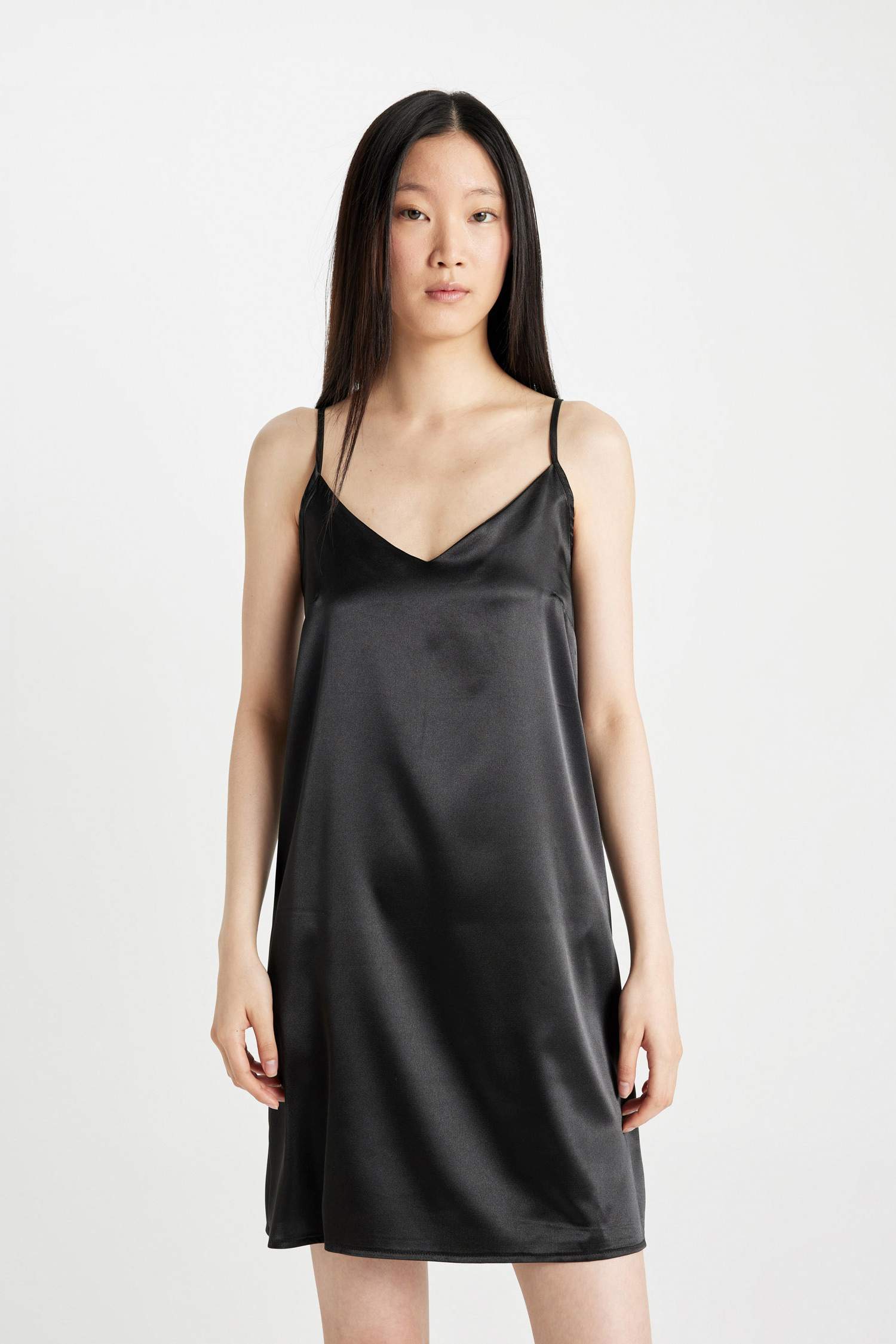 Regular Fit V Yaka Saten Askılı Gecelik-Fall in Love