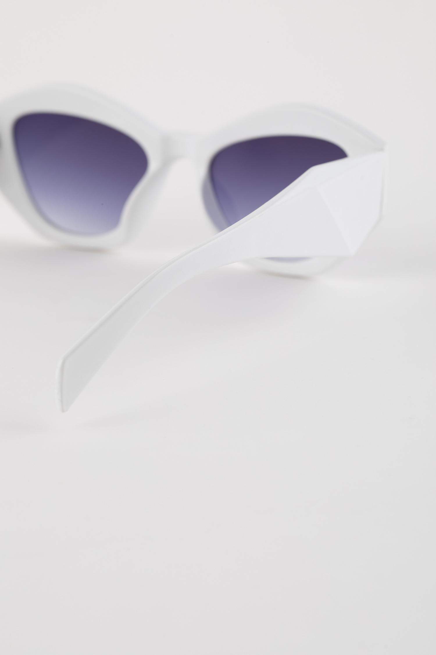 نظارة شمسية نسائية على شكل عين القطة