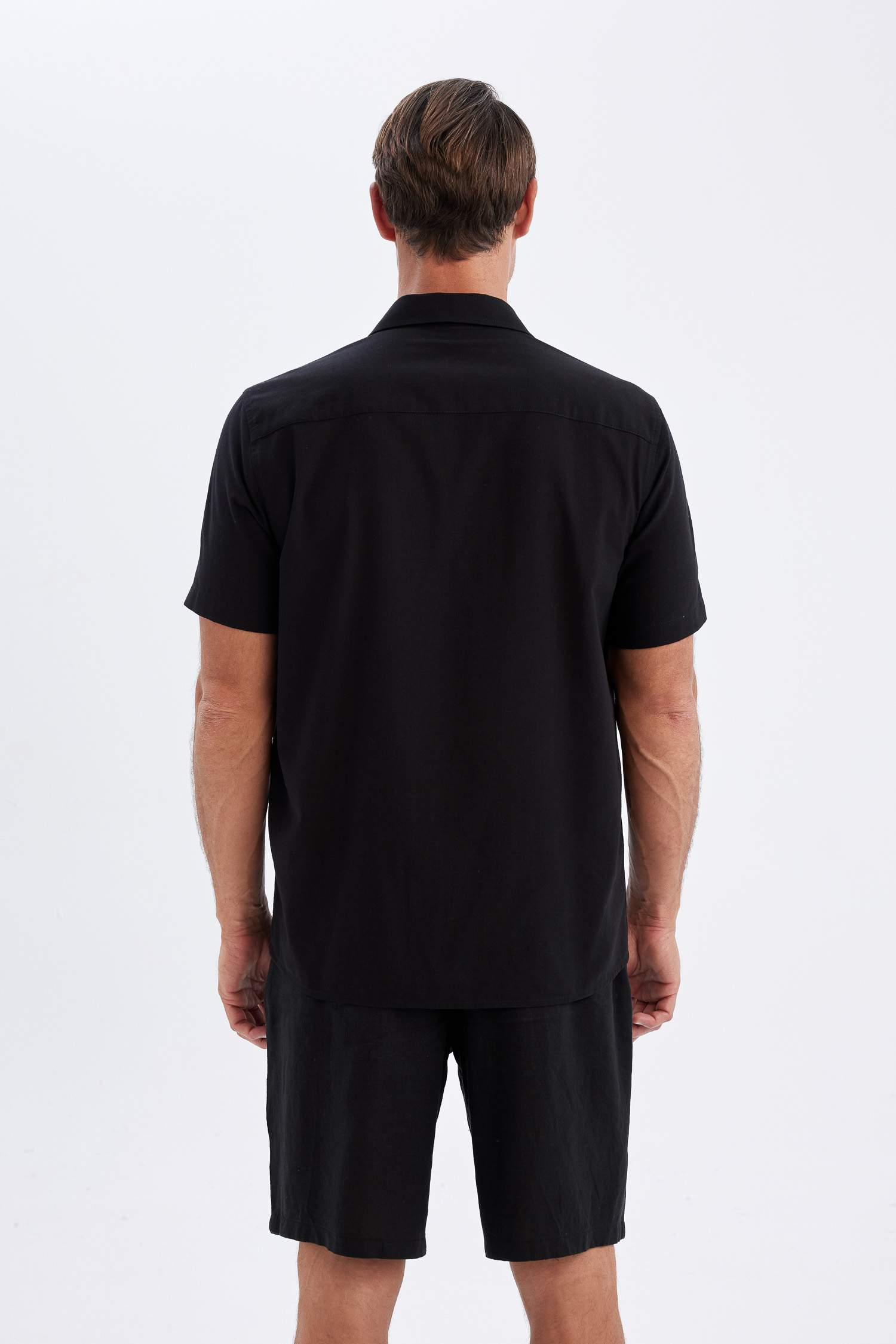 قميص بولو نص كم قطن قصة عادية