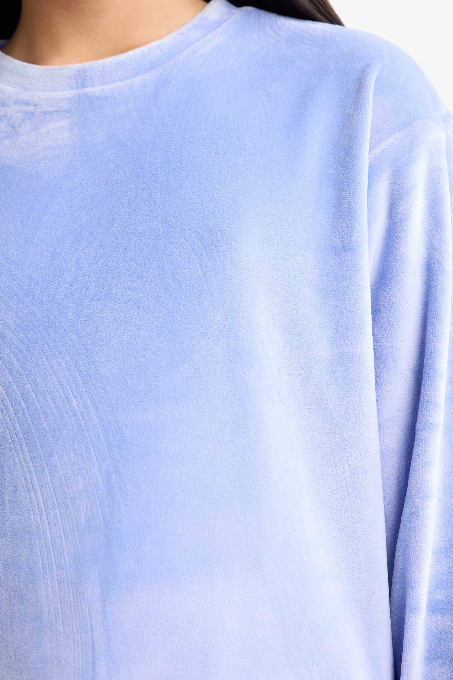 طقم بيجاما بناتي قطيفة قصة عادية - قطعتين