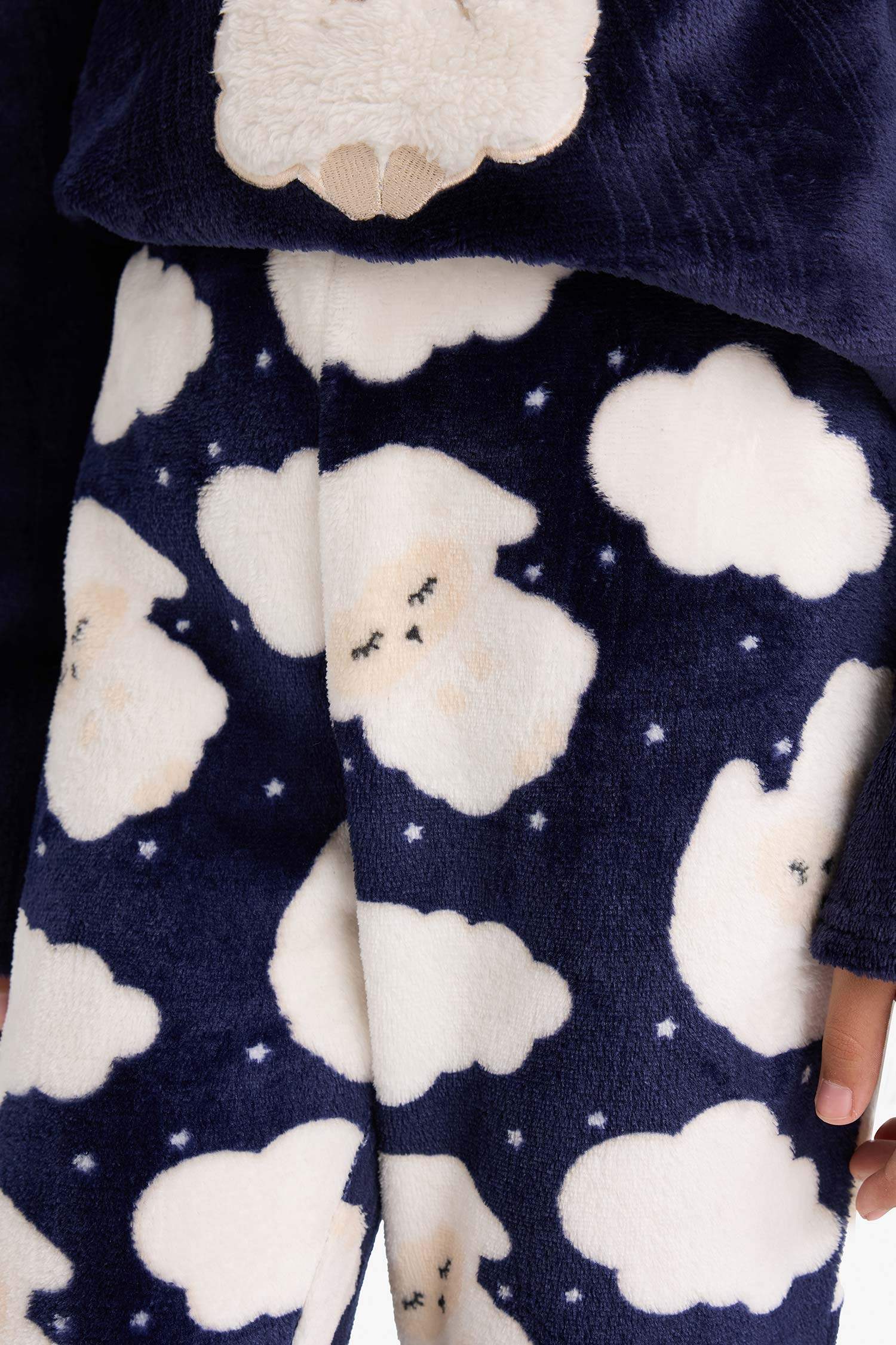 Kız Çocuk Pijama Takımı Pelüş Baskılı Uzun Kollu Üst Desenli Uzun Alt