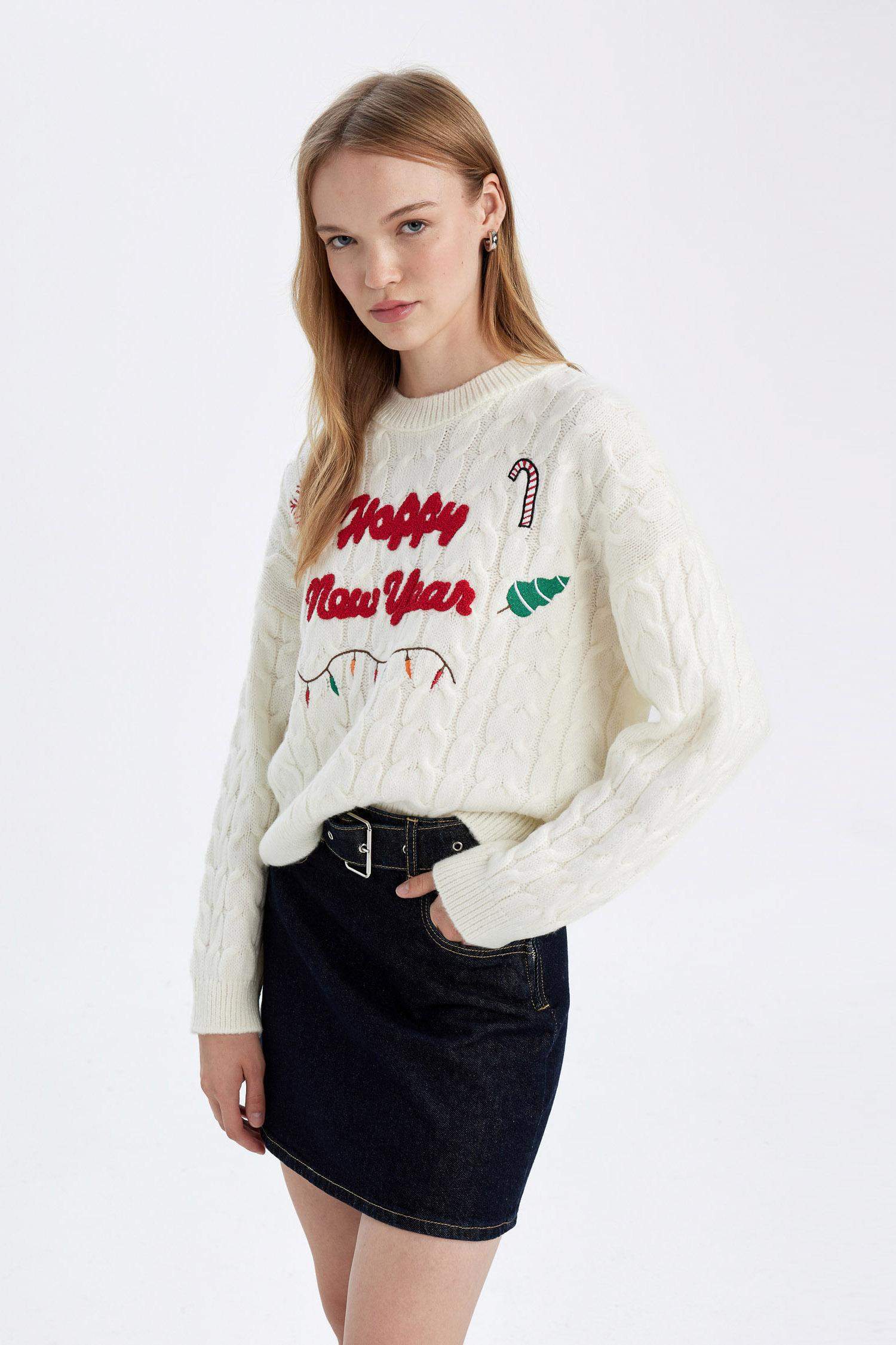 Yılbaşı Temalı Bisiklet Yaka Saç Örgü Desenli Triko Kazak