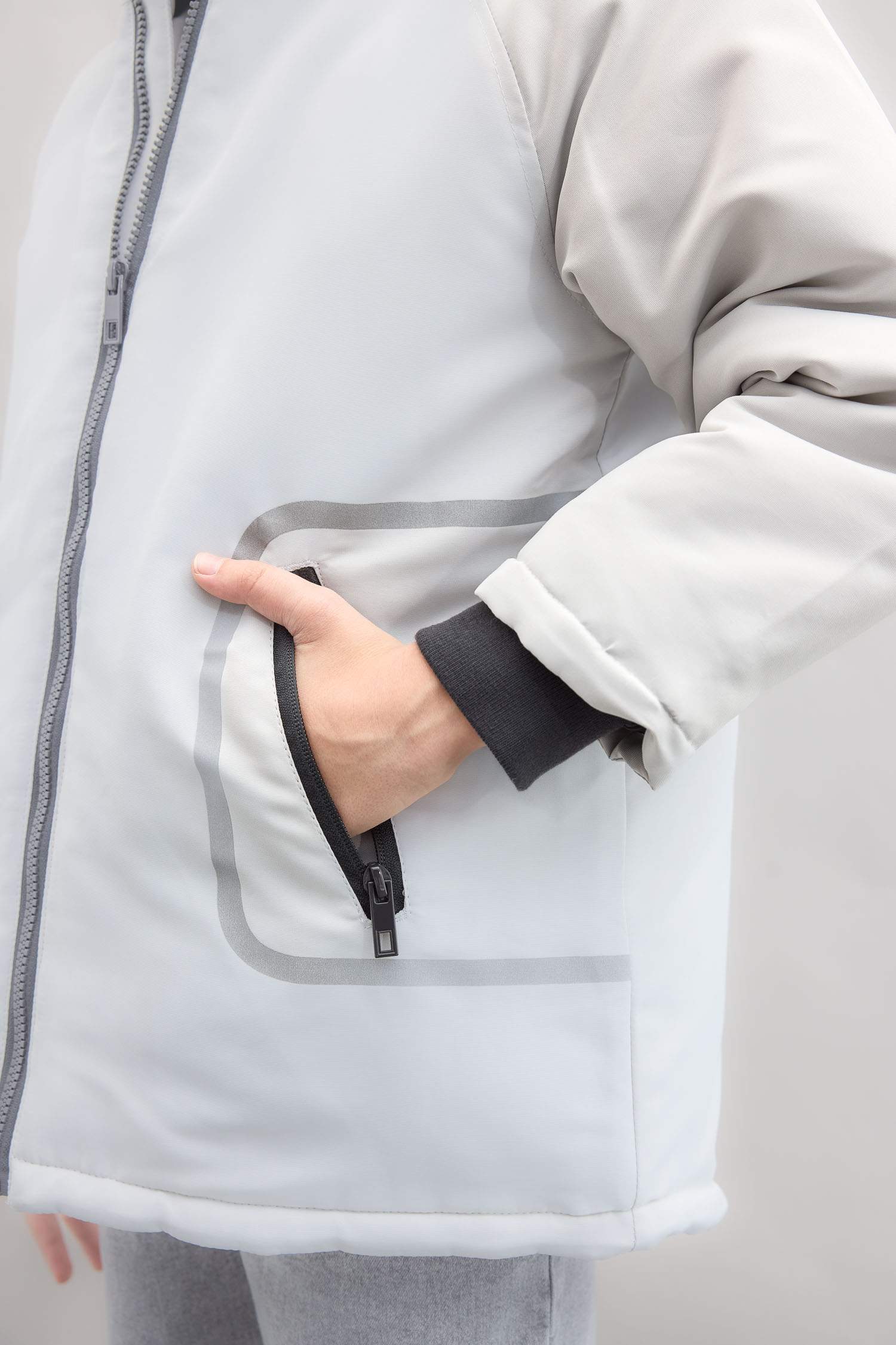 Erkek Çocuk Su Geçirmez Kapüşonlu Polar Astarlı Fermuarlı Cepli Parka