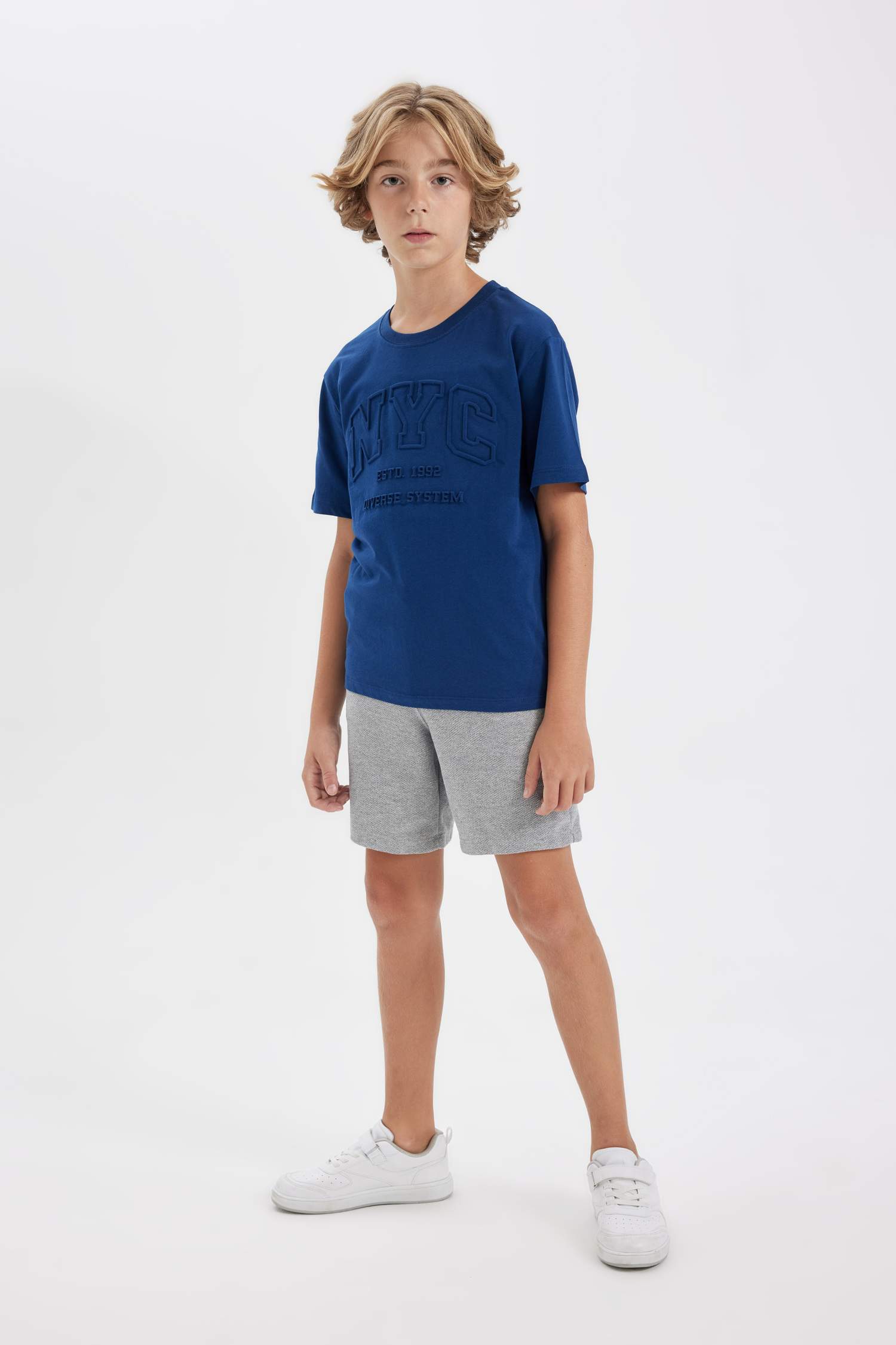 طقم اولادي شورت وتيشيرت قصة عادية - قطعتين