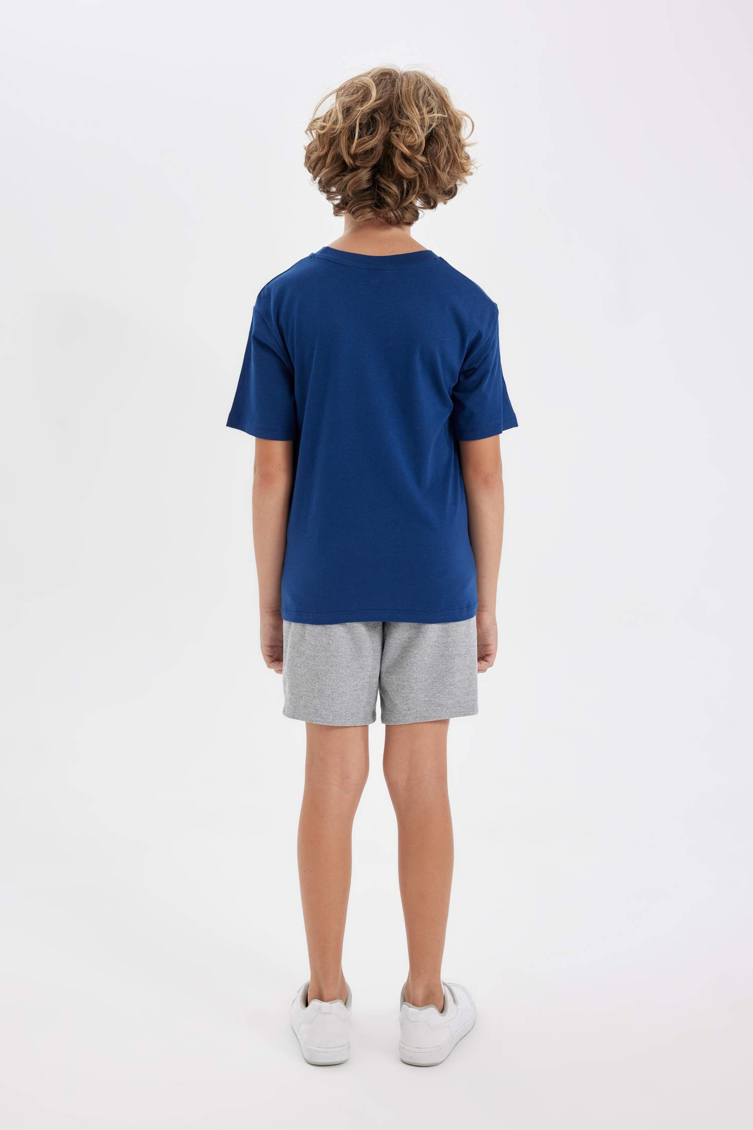 طقم اولادي شورت وتيشيرت قصة عادية - قطعتين