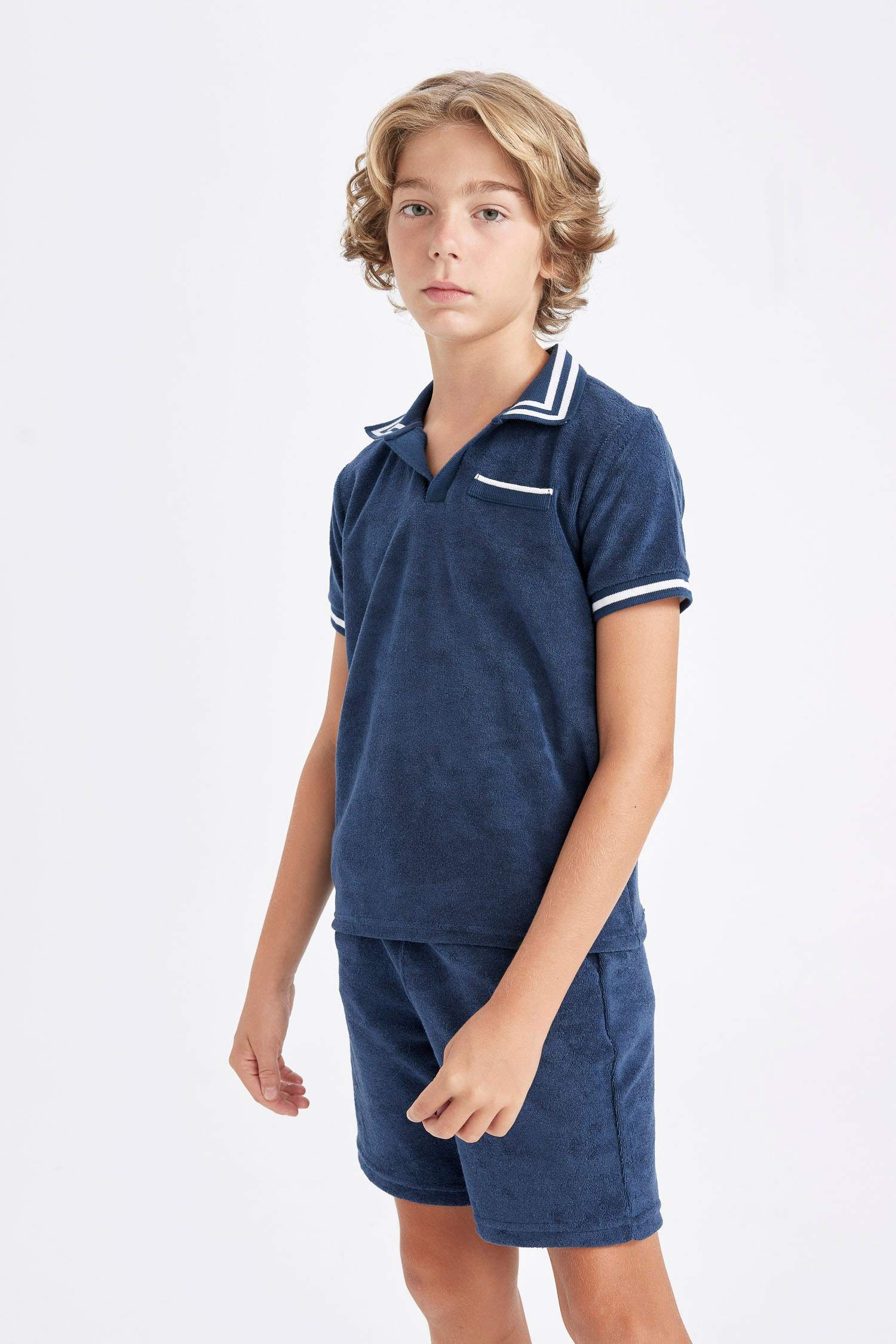 Erkek Çocuk Apaş Yaka Havlu Kumaş Kısa Kollu Tişört