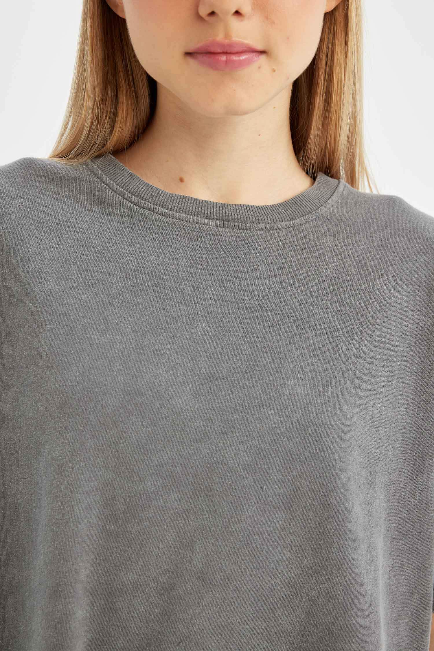 تيشيرت نص ردن قماش سميك قصة فضفاضة