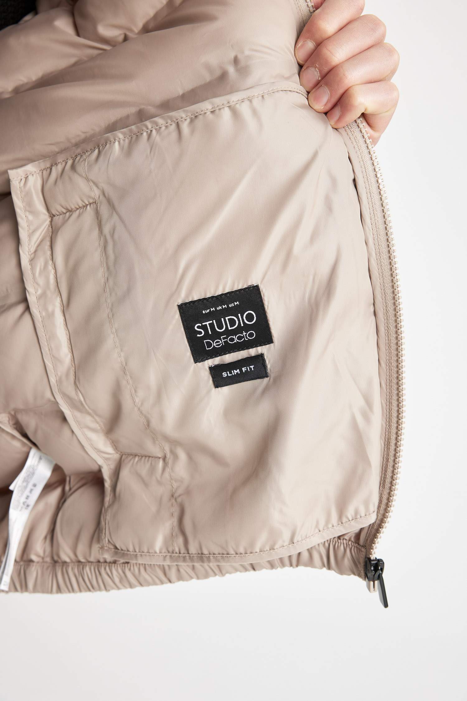 Su İtici Rüzgar Geçirmez Slim Fit Dar Kesim Astarlı Kapüşonlu Fermuarlı Cepli Kışlık Şişme Mont