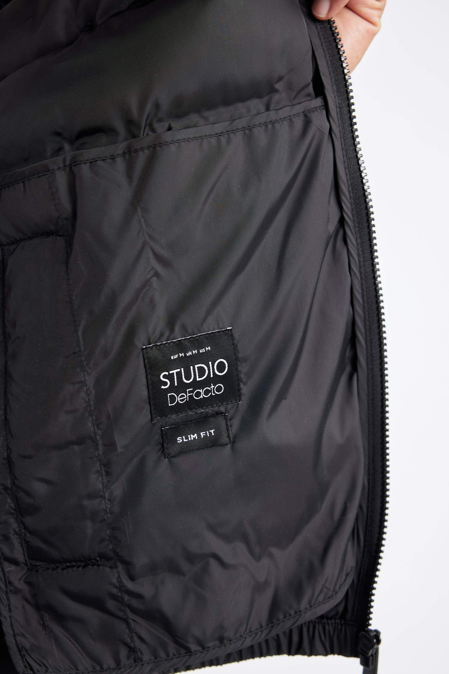 Su İtici Rüzgar Geçirmez Slim Fit Dar Kesim Astarlı Kapüşonlu Fermuarlı Cepli Kışlık Şişme Mont