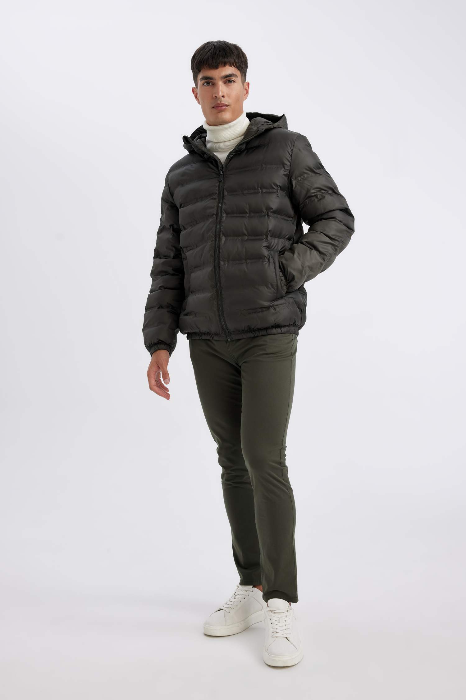 Su İtici Rüzgar Geçirmez Slim Fit Dar Kesim Astarlı Kapüşonlu Fermuarlı Cepli Kışlık Şişme Mont