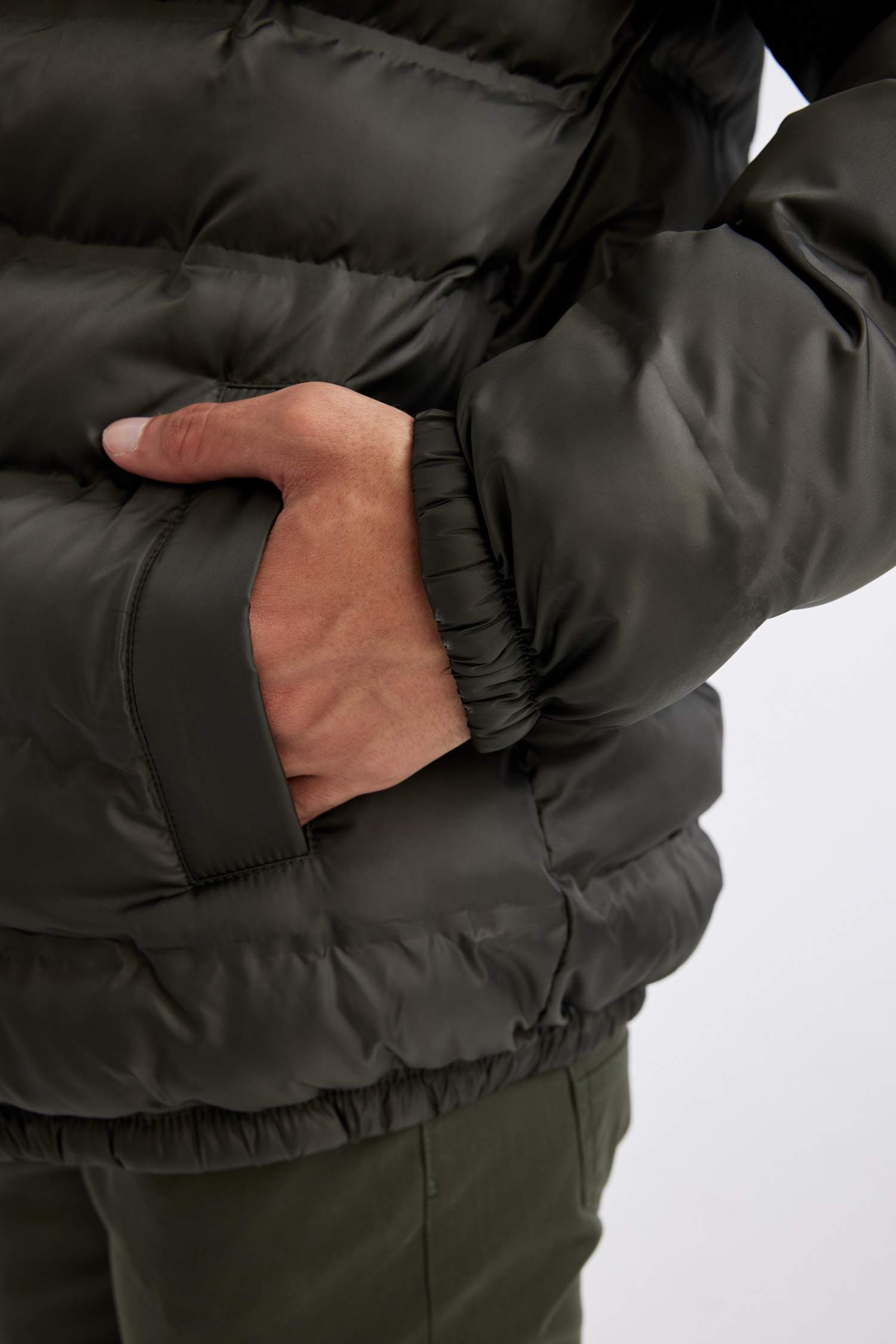 Su İtici Rüzgar Geçirmez Slim Fit Dar Kesim Astarlı Kapüşonlu Fermuarlı Cepli Kışlık Şişme Mont