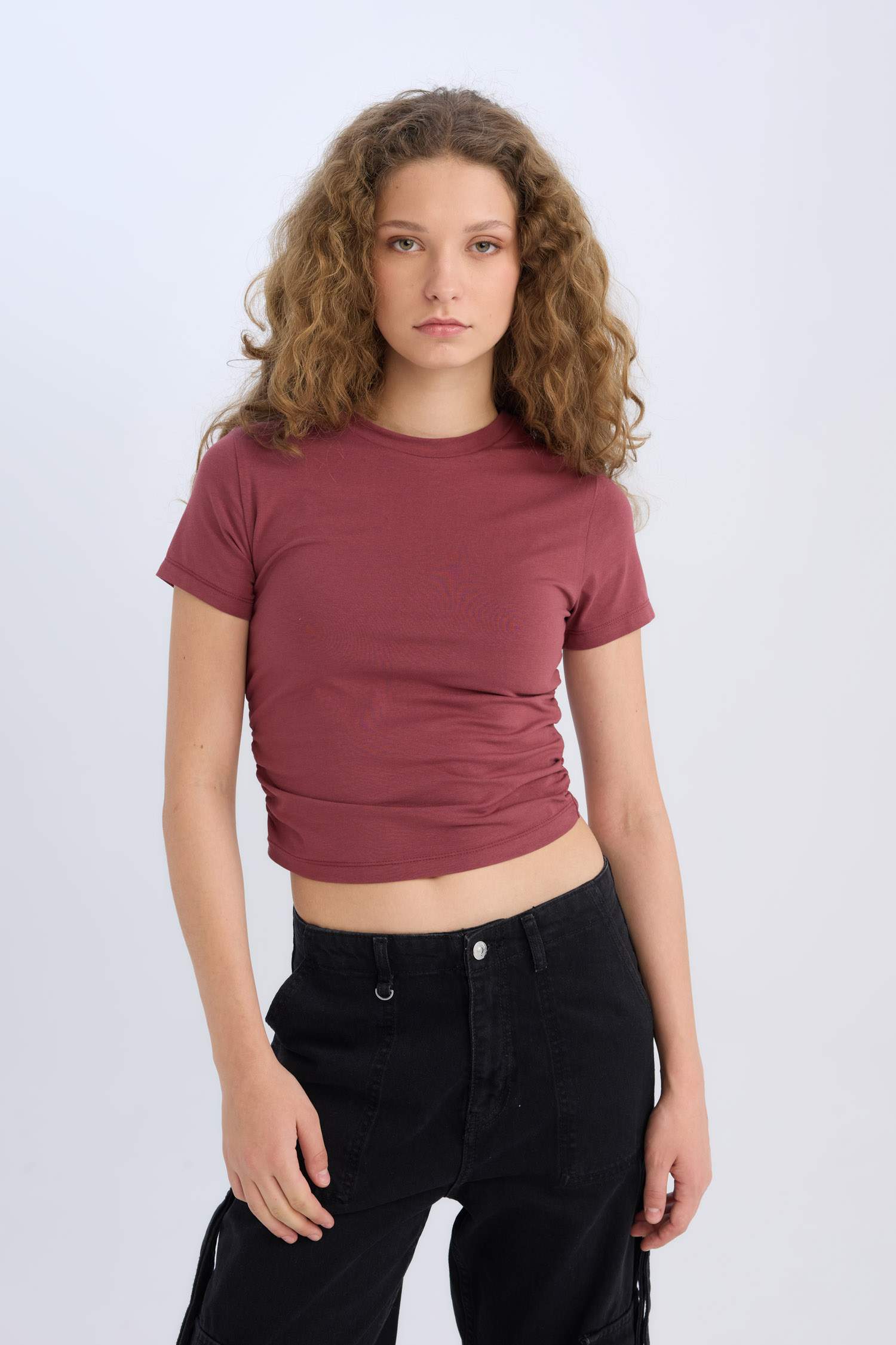 Футболка с круглым вырезом и коротким рукавом