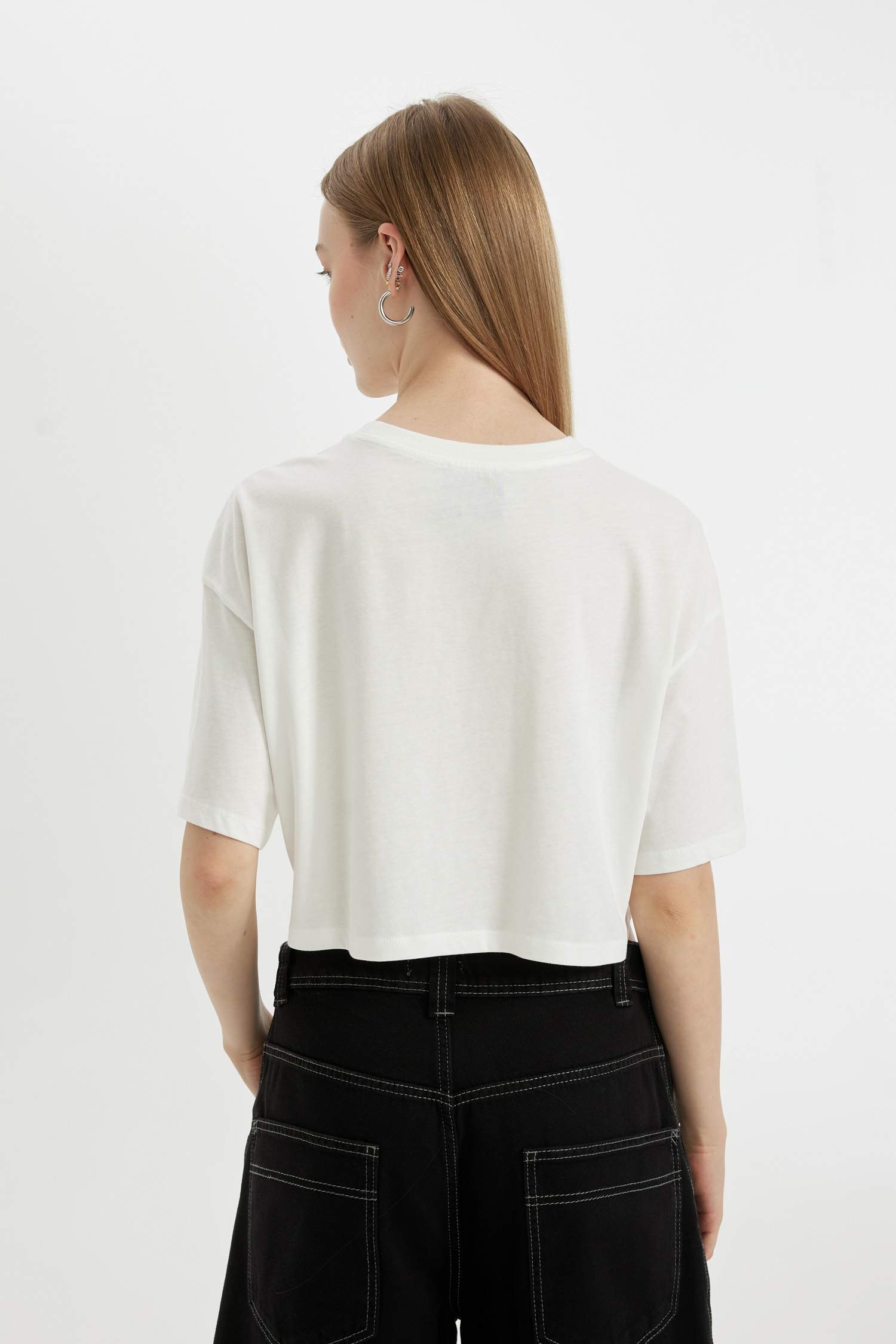 تيشيرت نص كم واسع مطبوع من بيلي إيليش