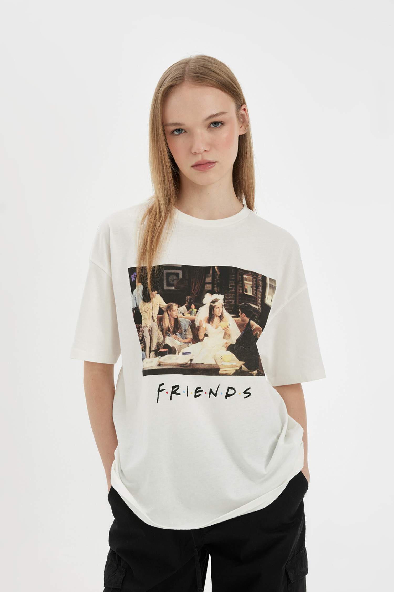 Coool Friends Лицензиялық дөңгелек жаға үлкен Қысқа жеңді футболка